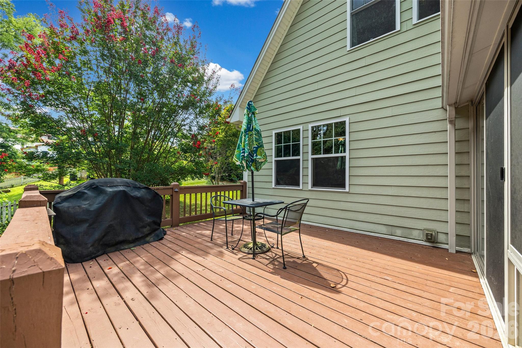 206 W Woodrow Avenue — Belmont
