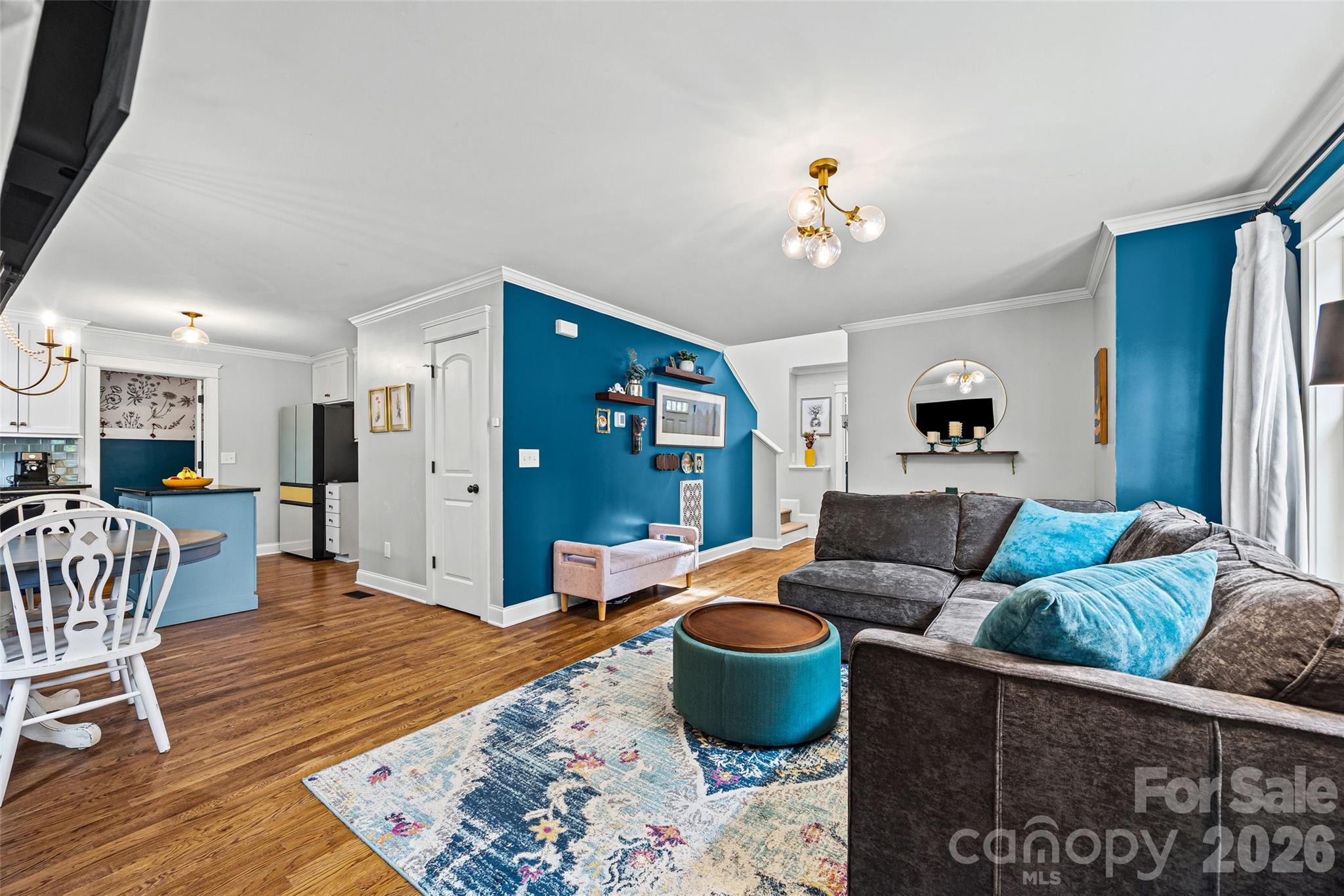 206 W Woodrow Avenue — Belmont