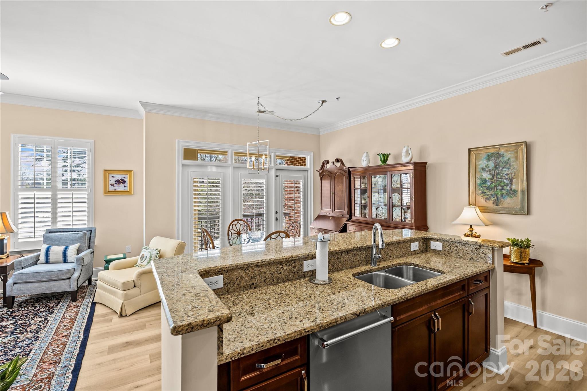 2994 Selwyn Avenue — Charlotte