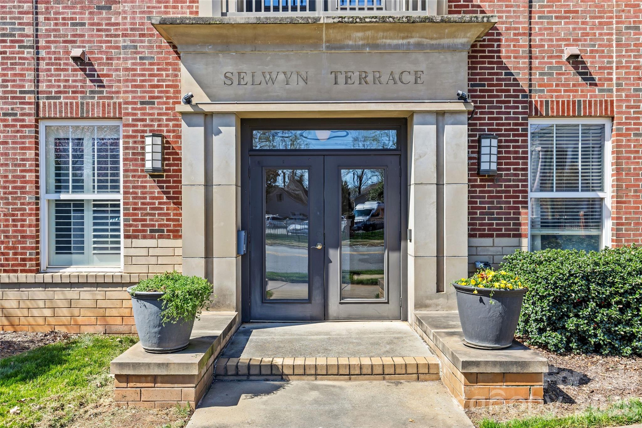 2994 Selwyn Avenue — Charlotte