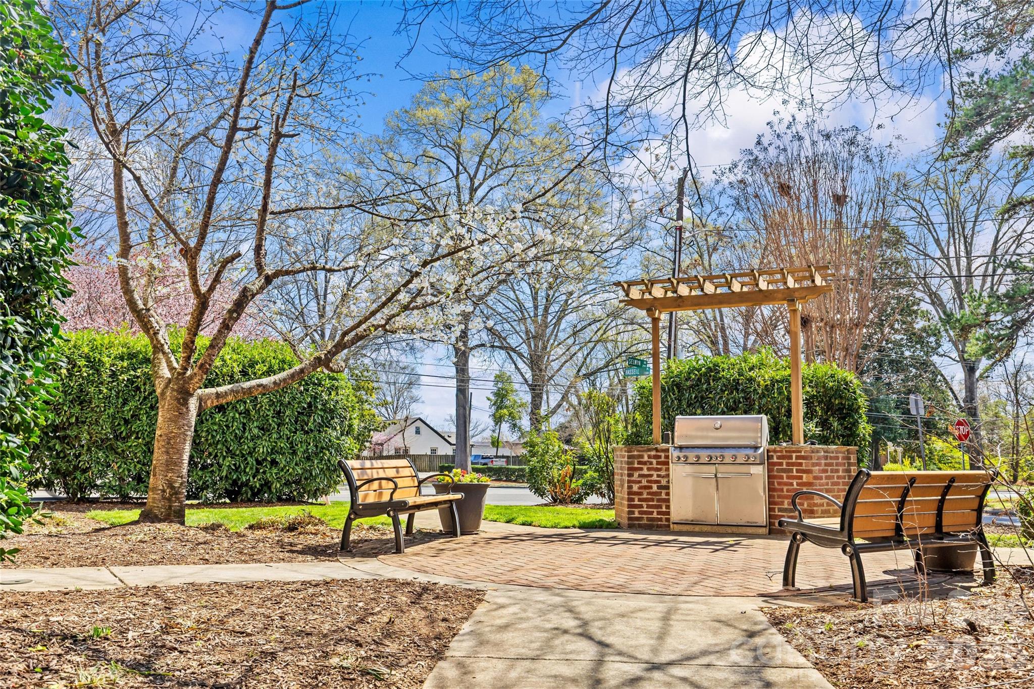 2994 Selwyn Avenue — Charlotte