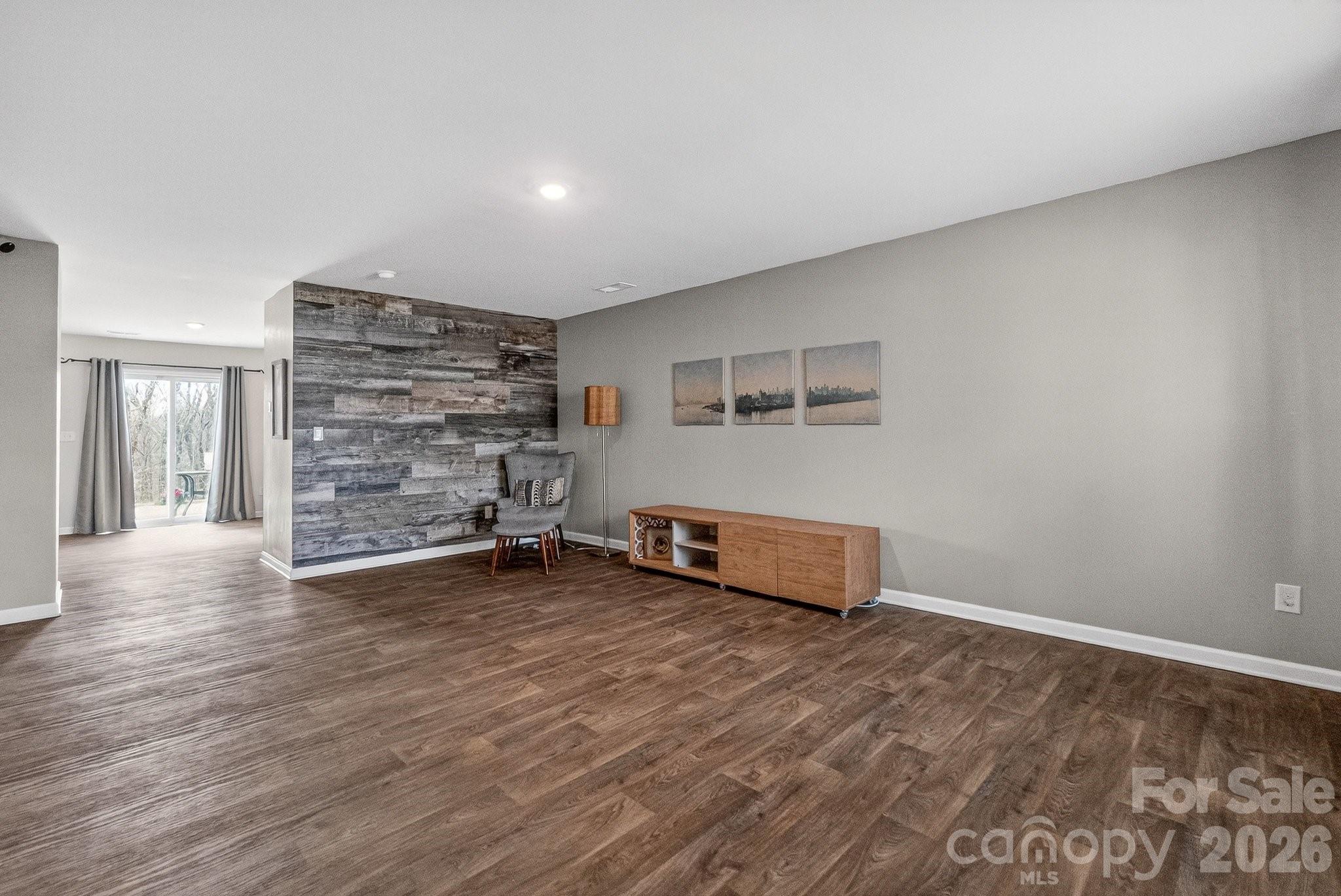 405 Bennington Drive — Stanley