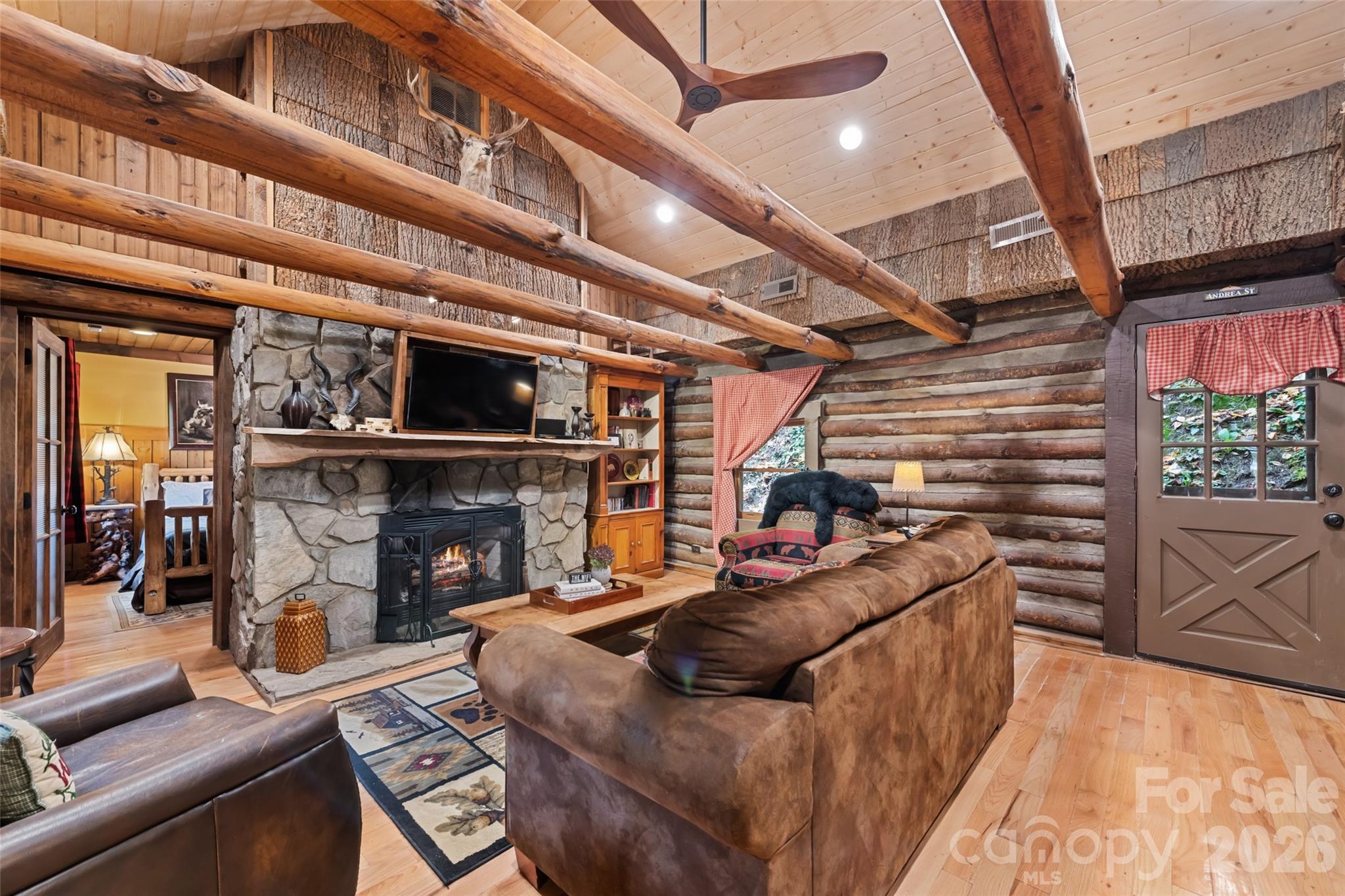 12 Victoria Rose Lane — Waynesville
