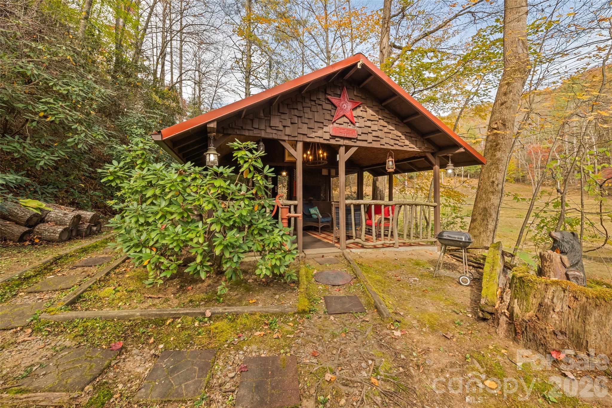 12 Victoria Rose Lane — Waynesville