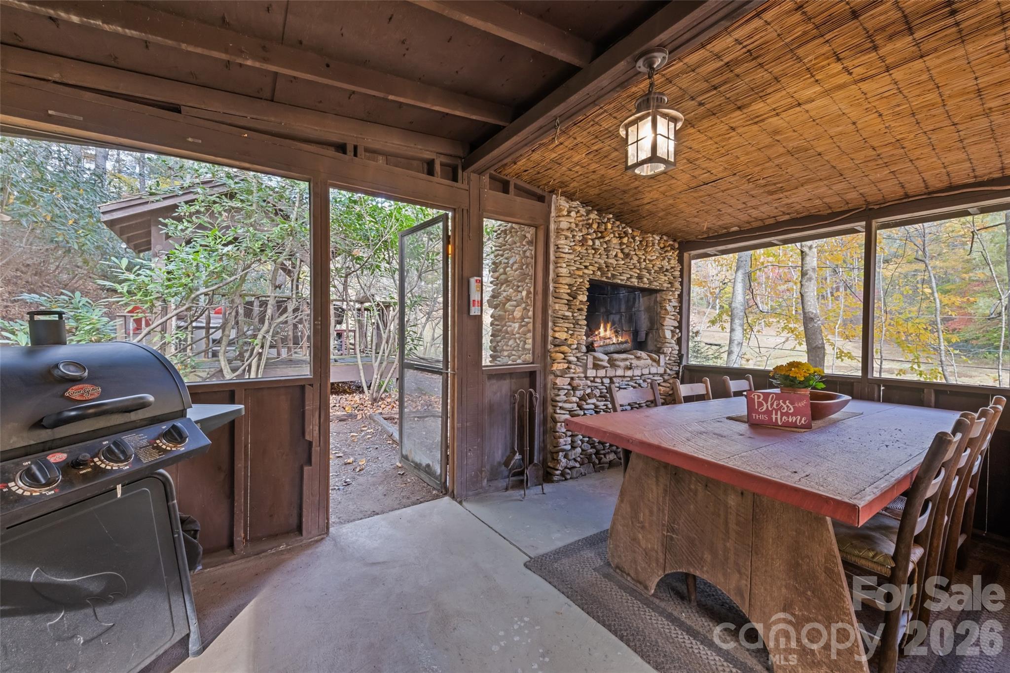 12 Victoria Rose Lane — Waynesville