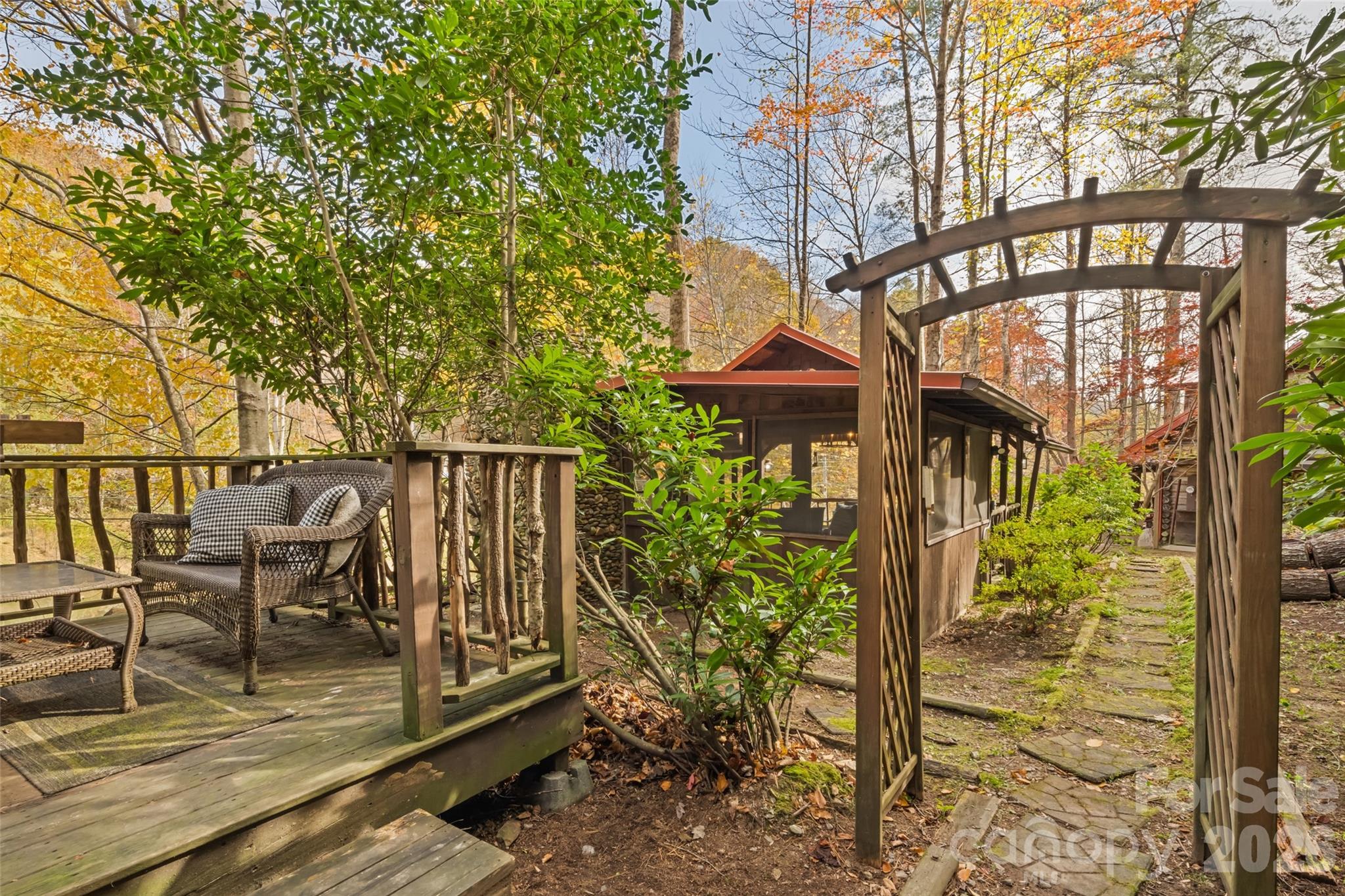 12 Victoria Rose Lane — Waynesville