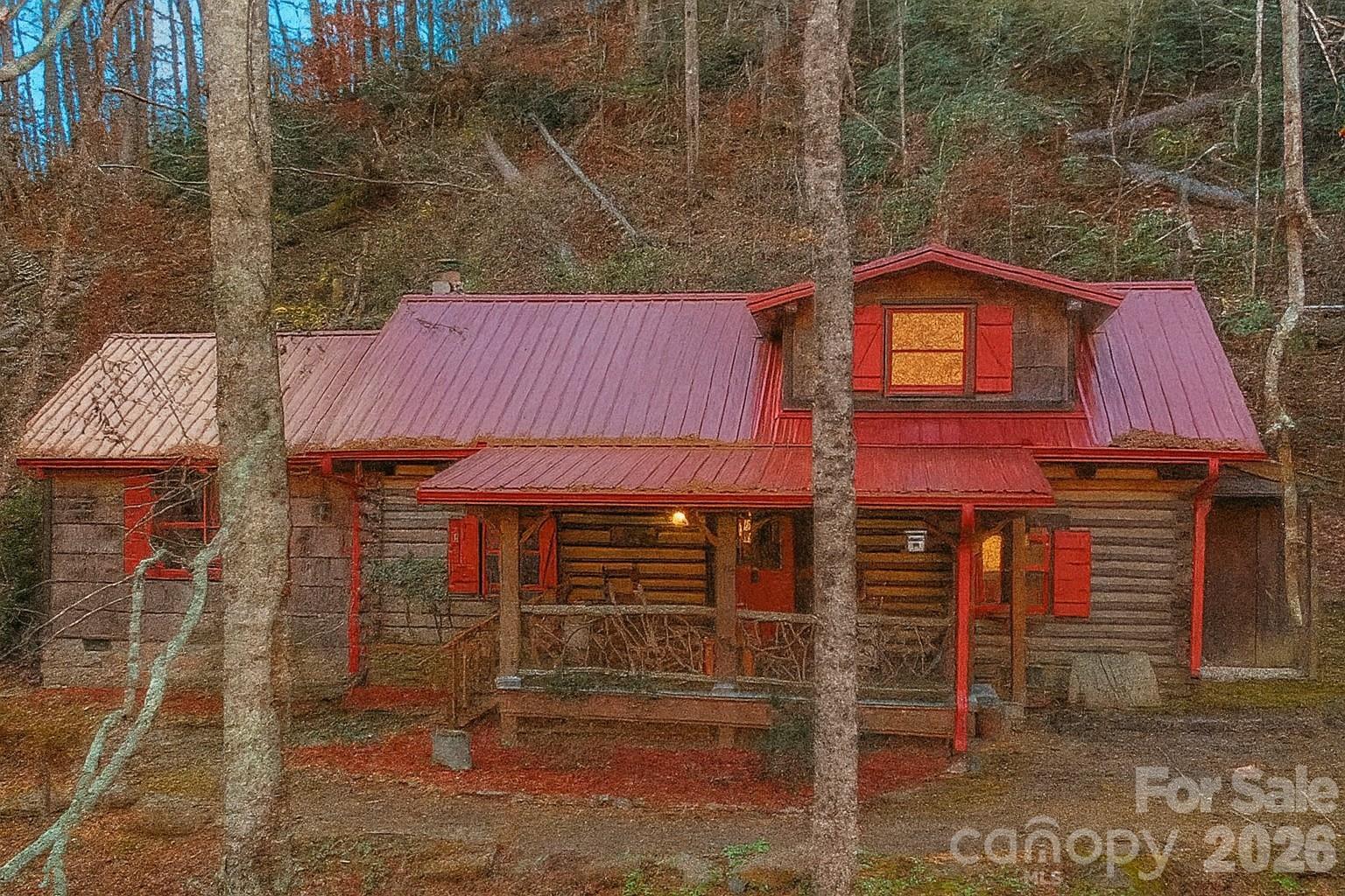 12 Victoria Rose Lane — Waynesville