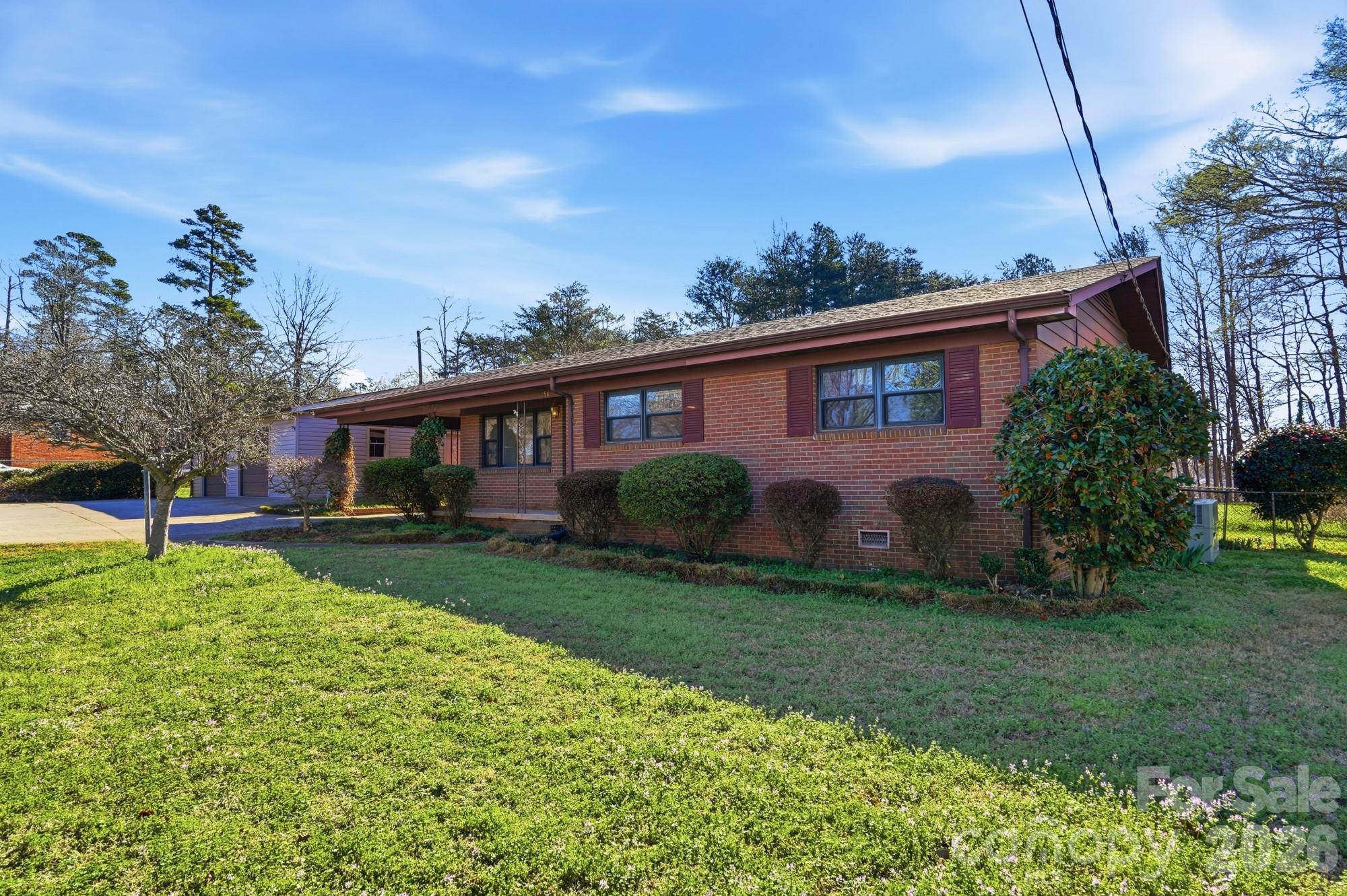 456 Debra Circle SW — Concord