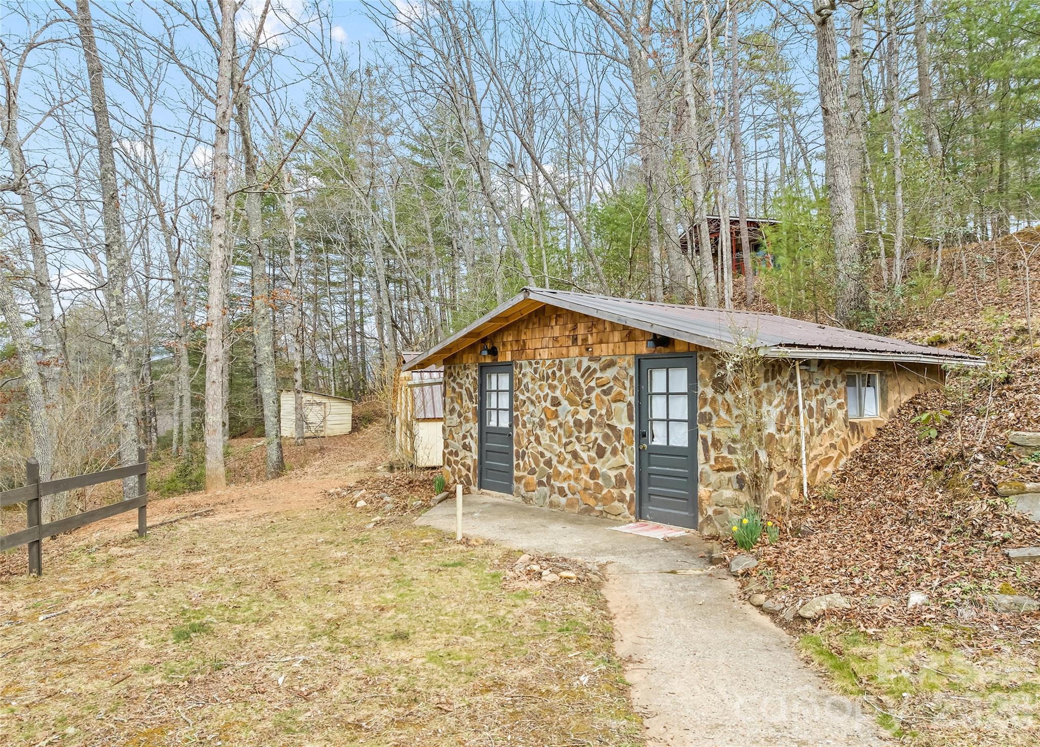 171 Fortner Road — Bryson City