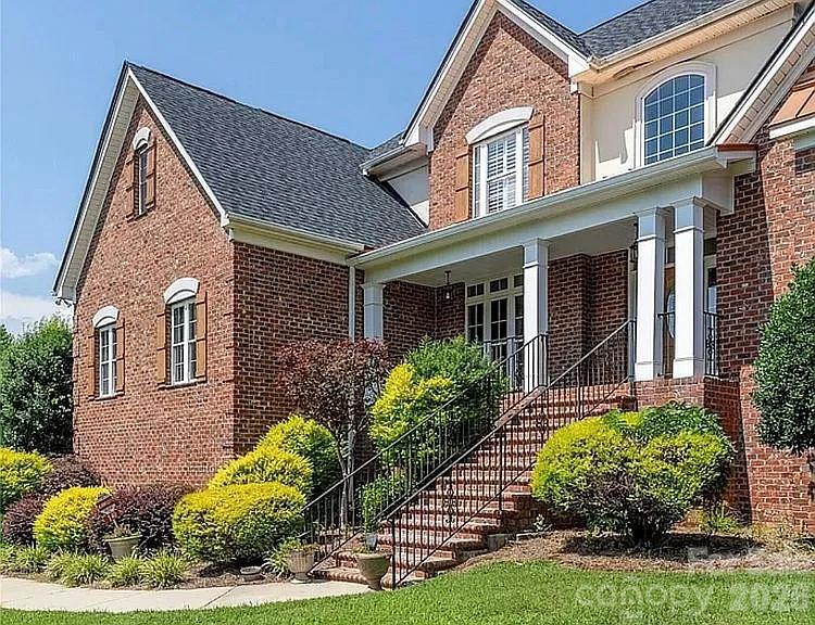 140 Hunters Hill Drive — Statesville
