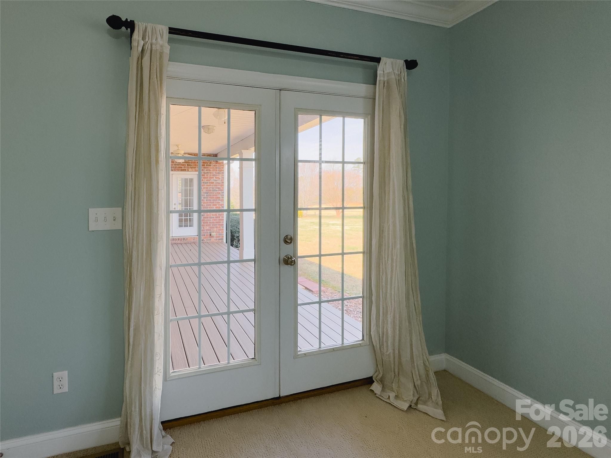 140 Hunters Hill Drive — Statesville