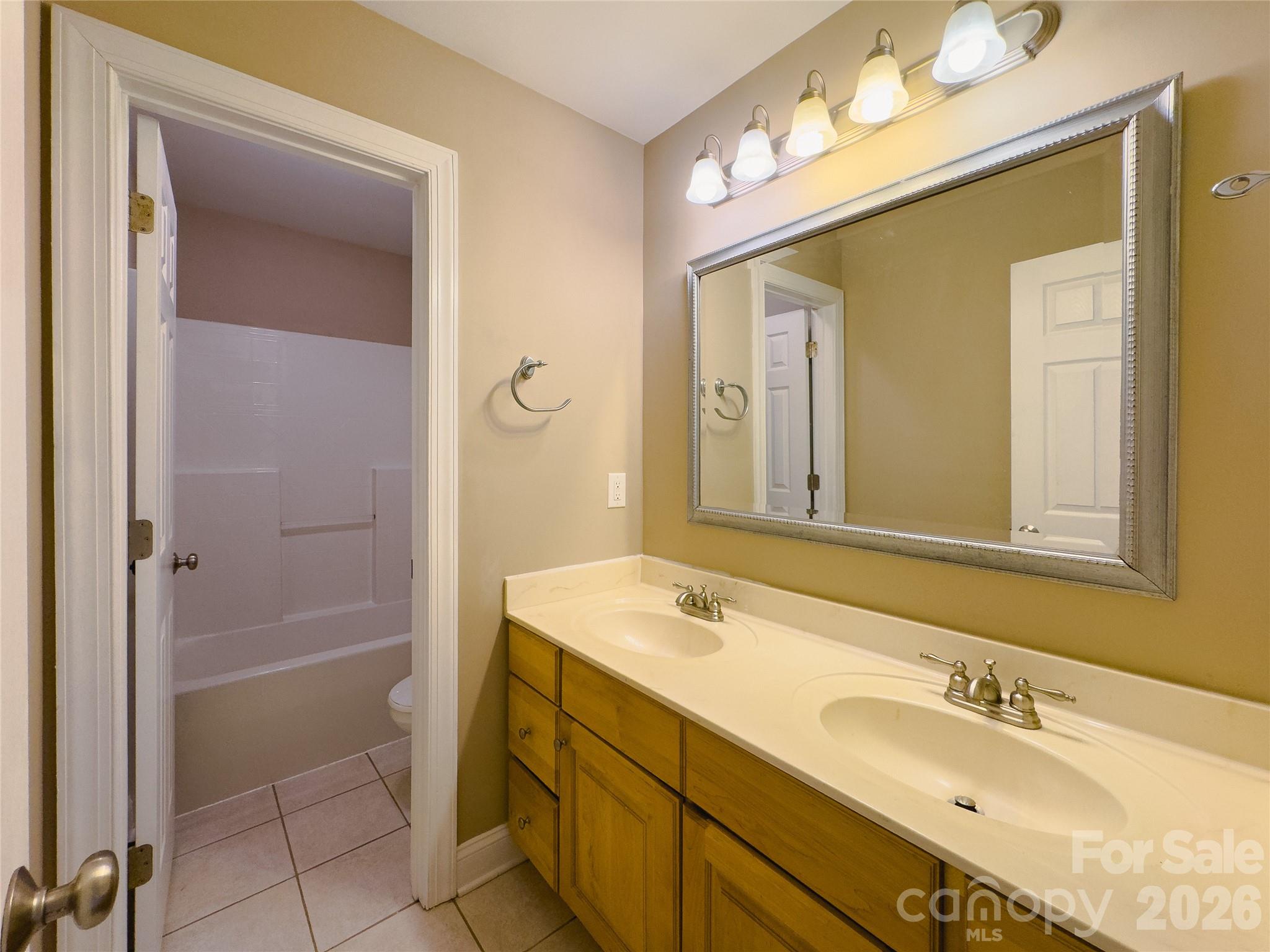 140 Hunters Hill Drive — Statesville