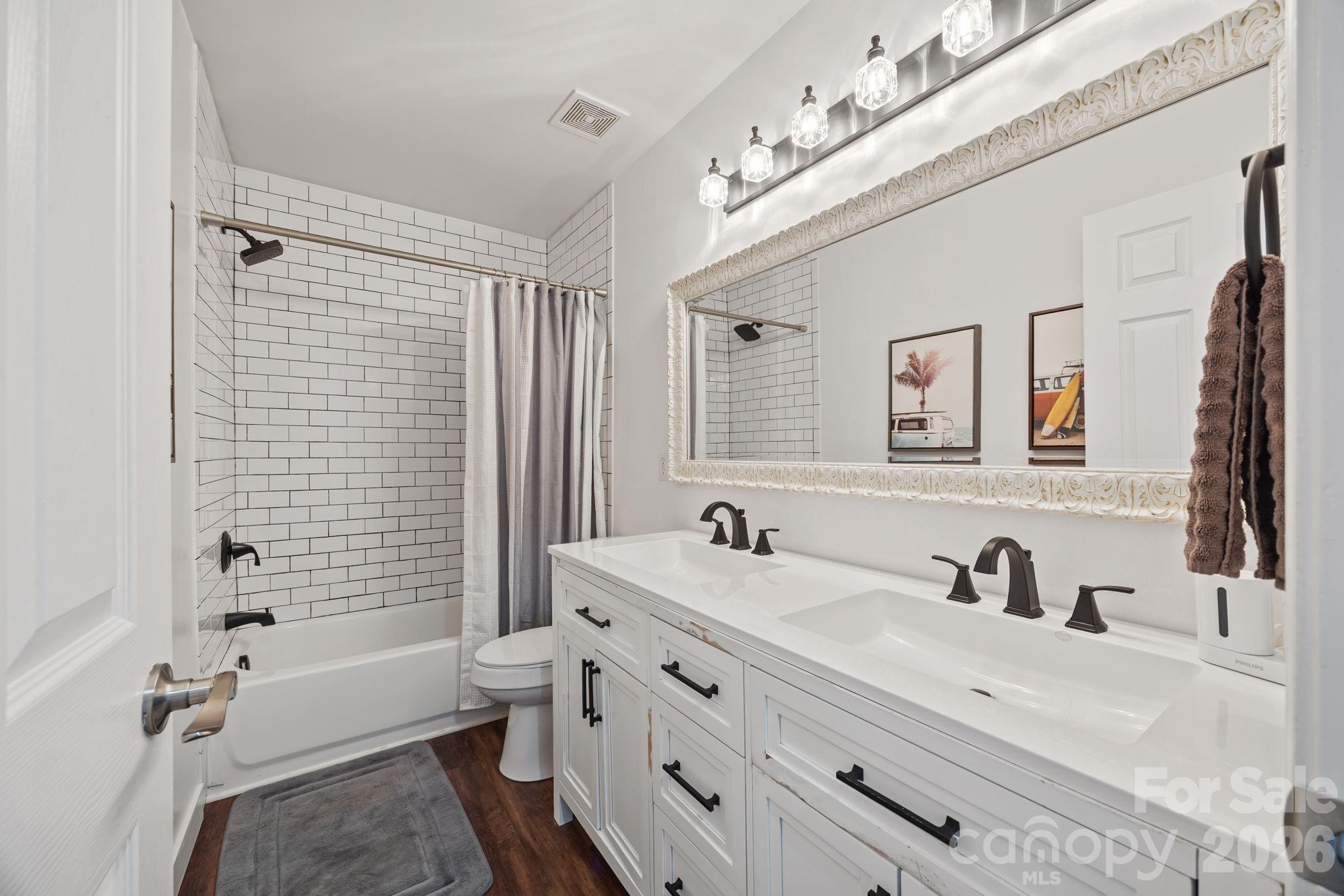 173 Coronilla Road — Mooresville