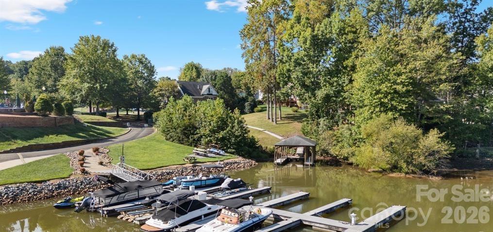 173 Coronilla Road — Mooresville