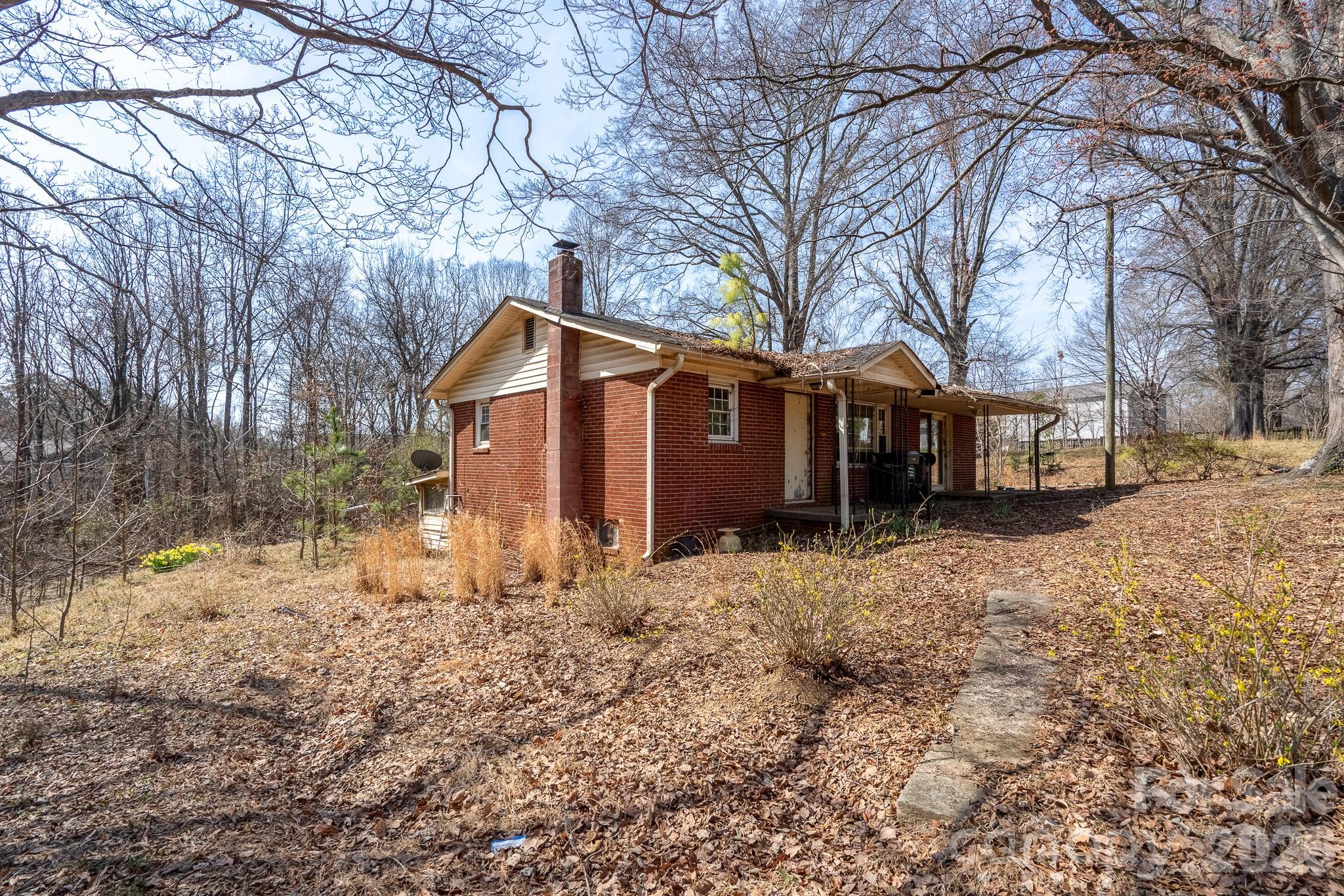 2851 Davidson Highway — Concord