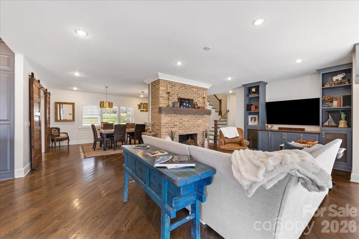 1010 River Oaks Lane — Charlotte