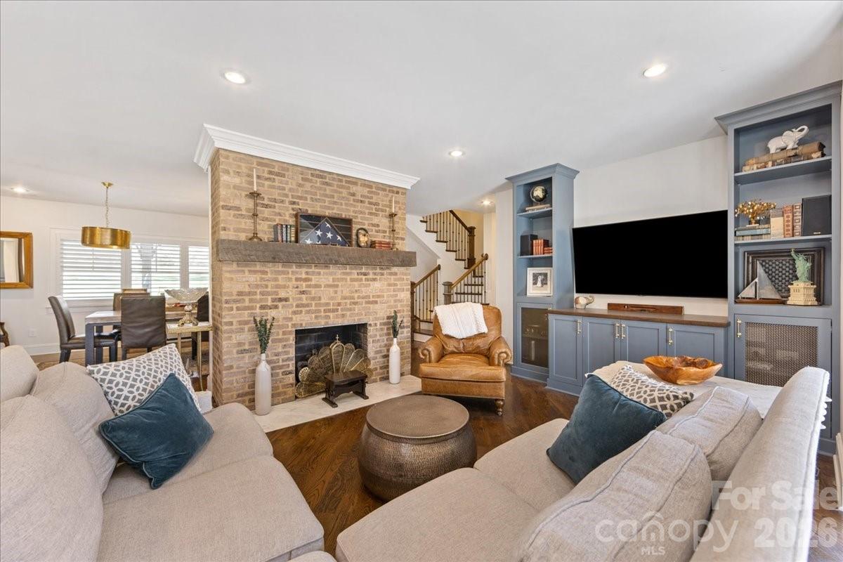 1010 River Oaks Lane — Charlotte