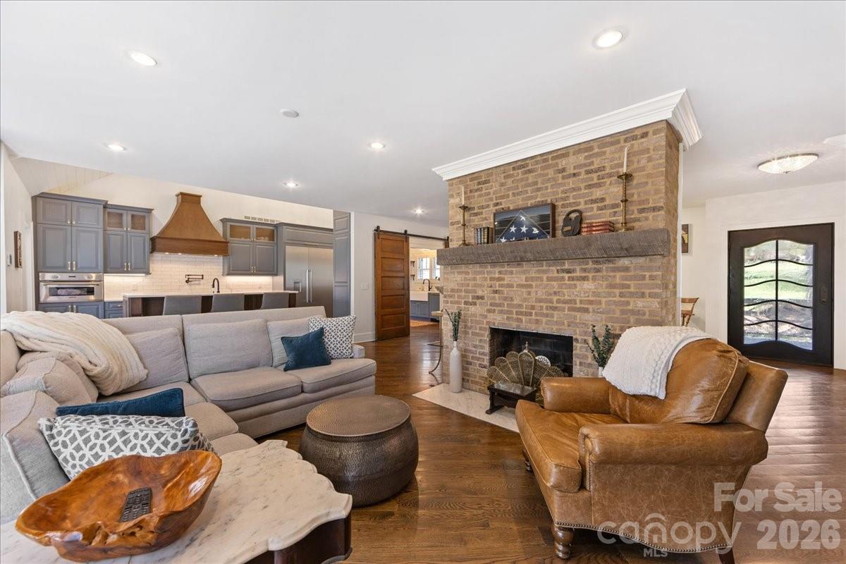 1010 River Oaks Lane — Charlotte