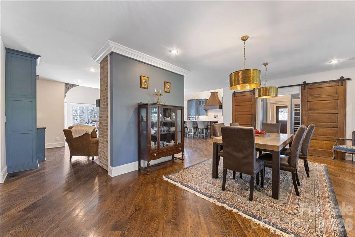1010 River Oaks Lane — Charlotte