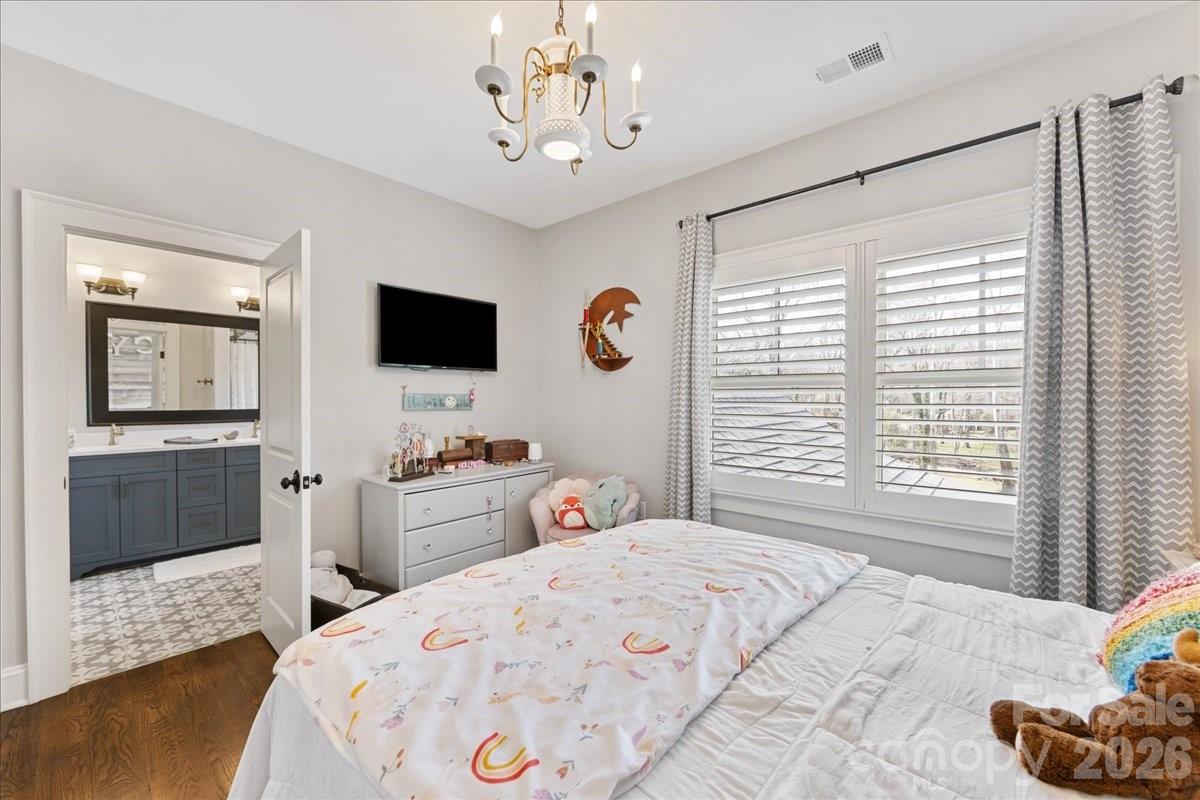 1010 River Oaks Lane — Charlotte