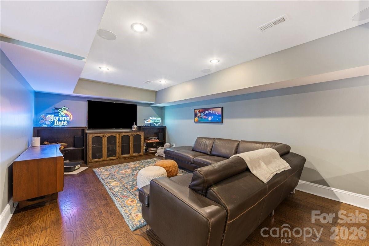 1010 River Oaks Lane — Charlotte