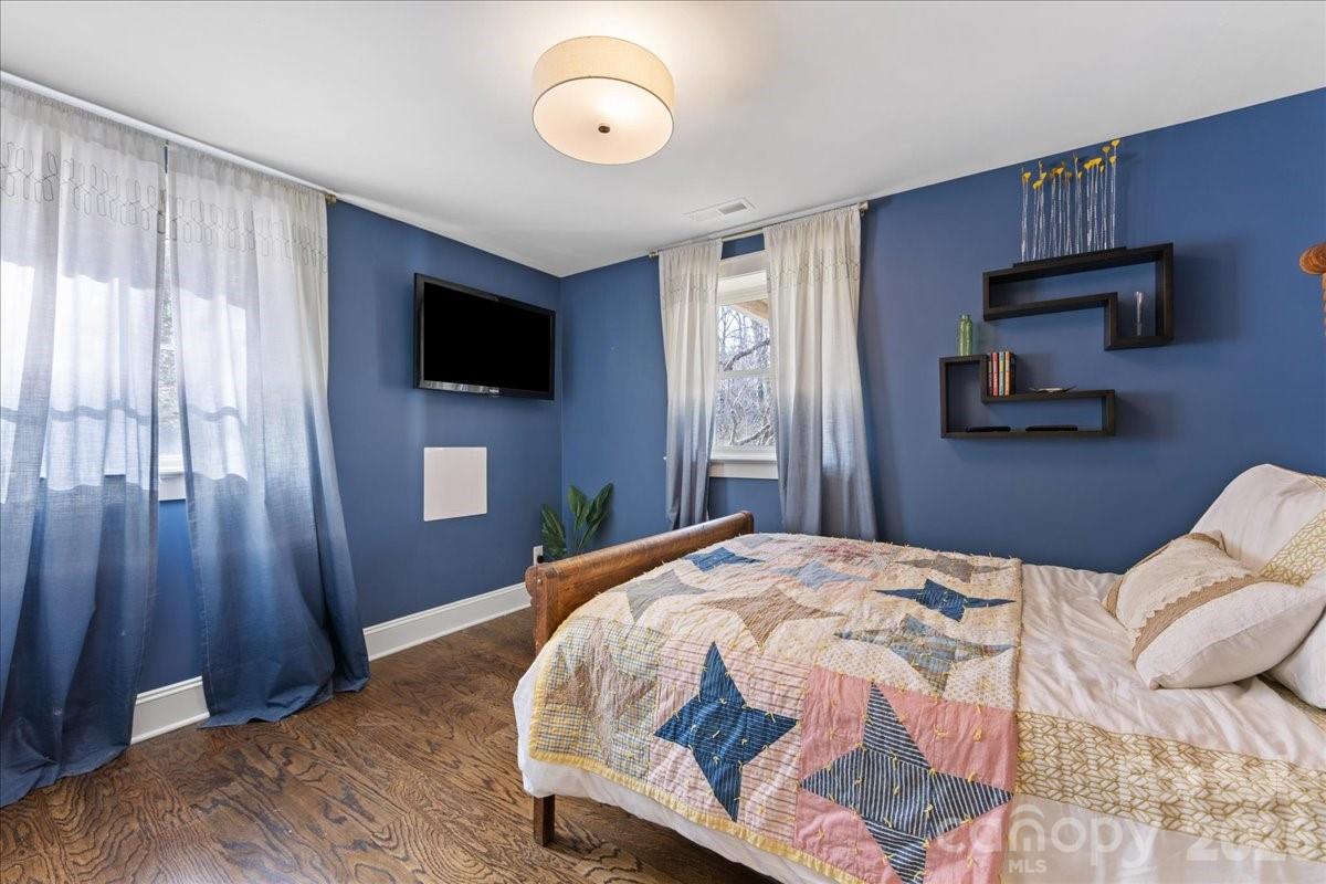 1010 River Oaks Lane — Charlotte