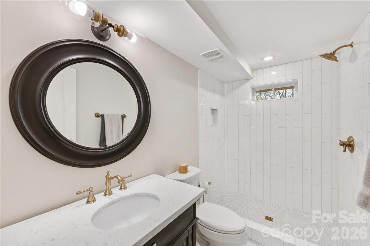 1010 River Oaks Lane — Charlotte