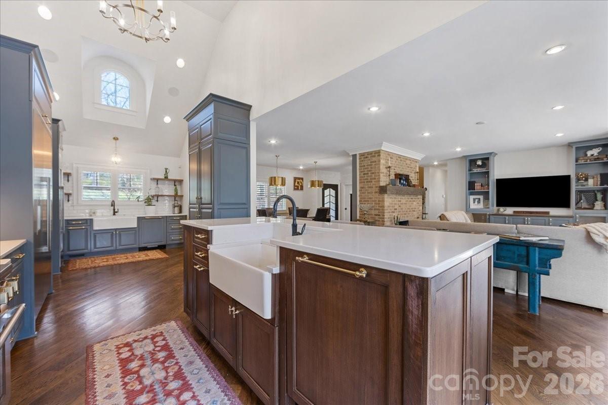 1010 River Oaks Lane — Charlotte