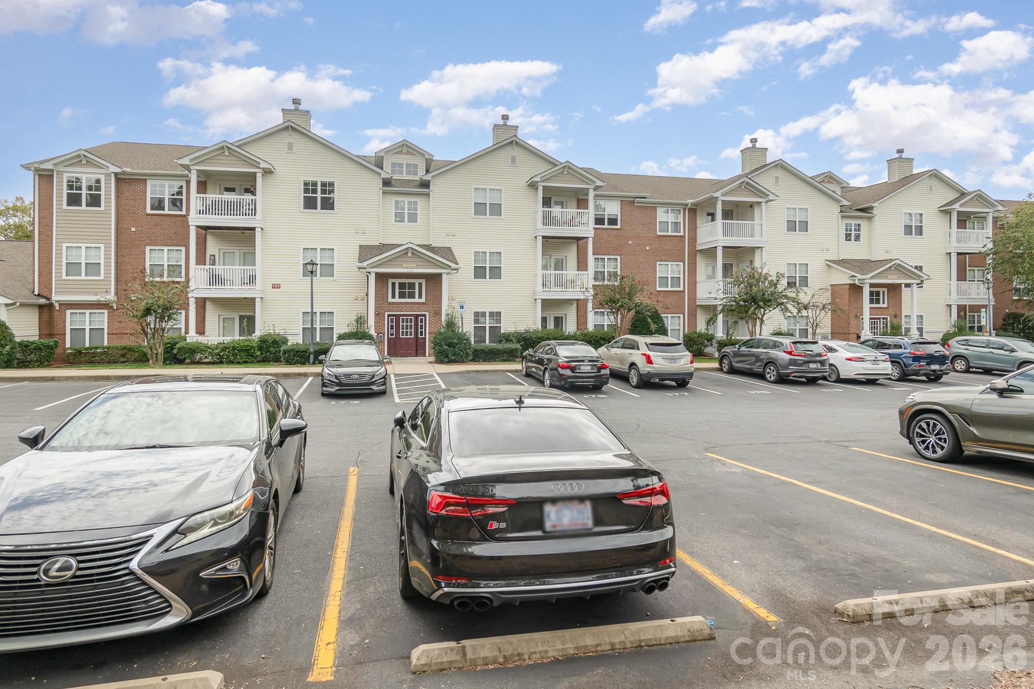 11264 Hyde Pointe Court — Charlotte