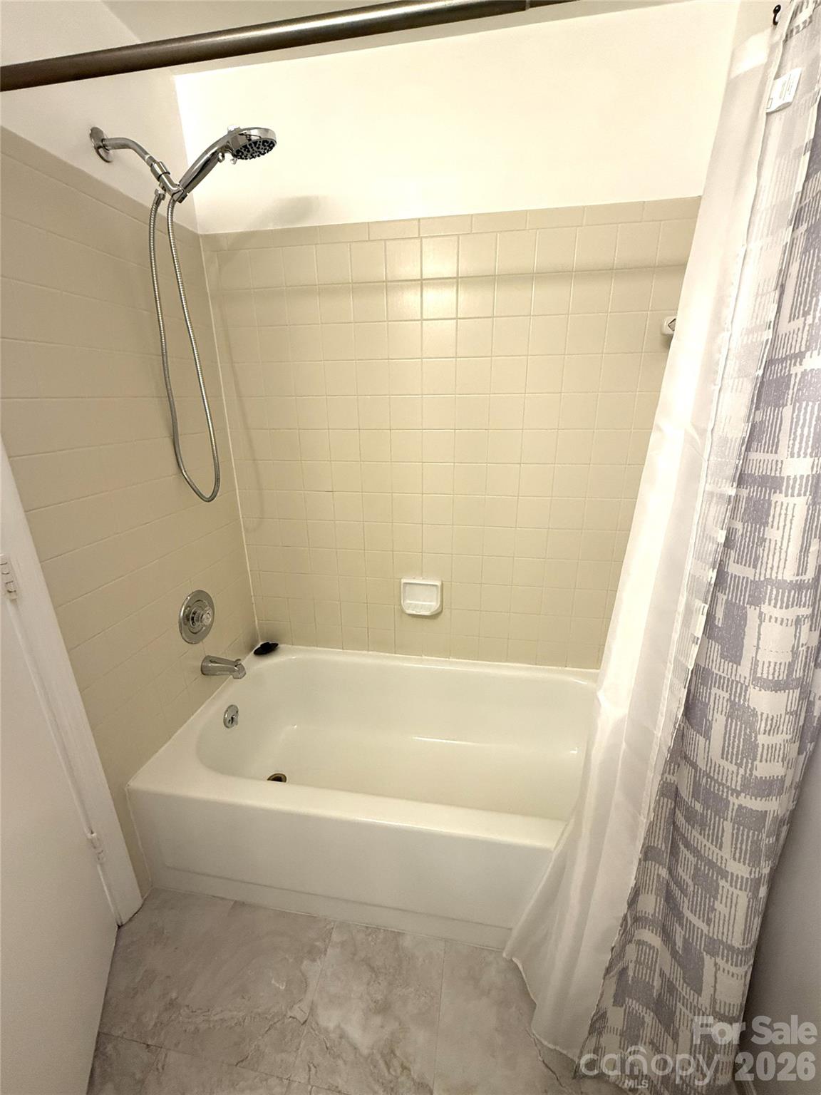 1645 Arlyn Circle #M — Charlotte