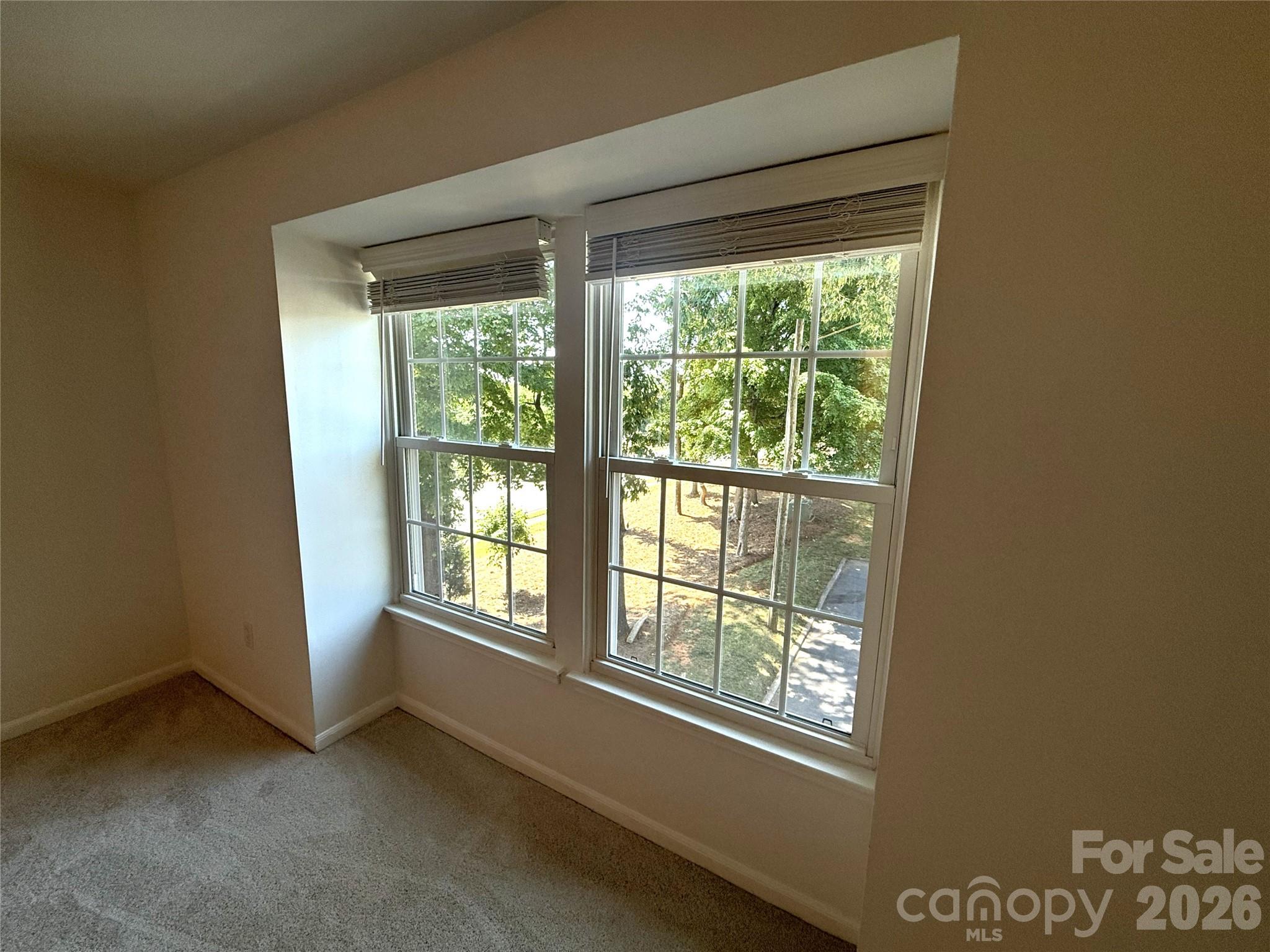 1645 Arlyn Circle #M — Charlotte