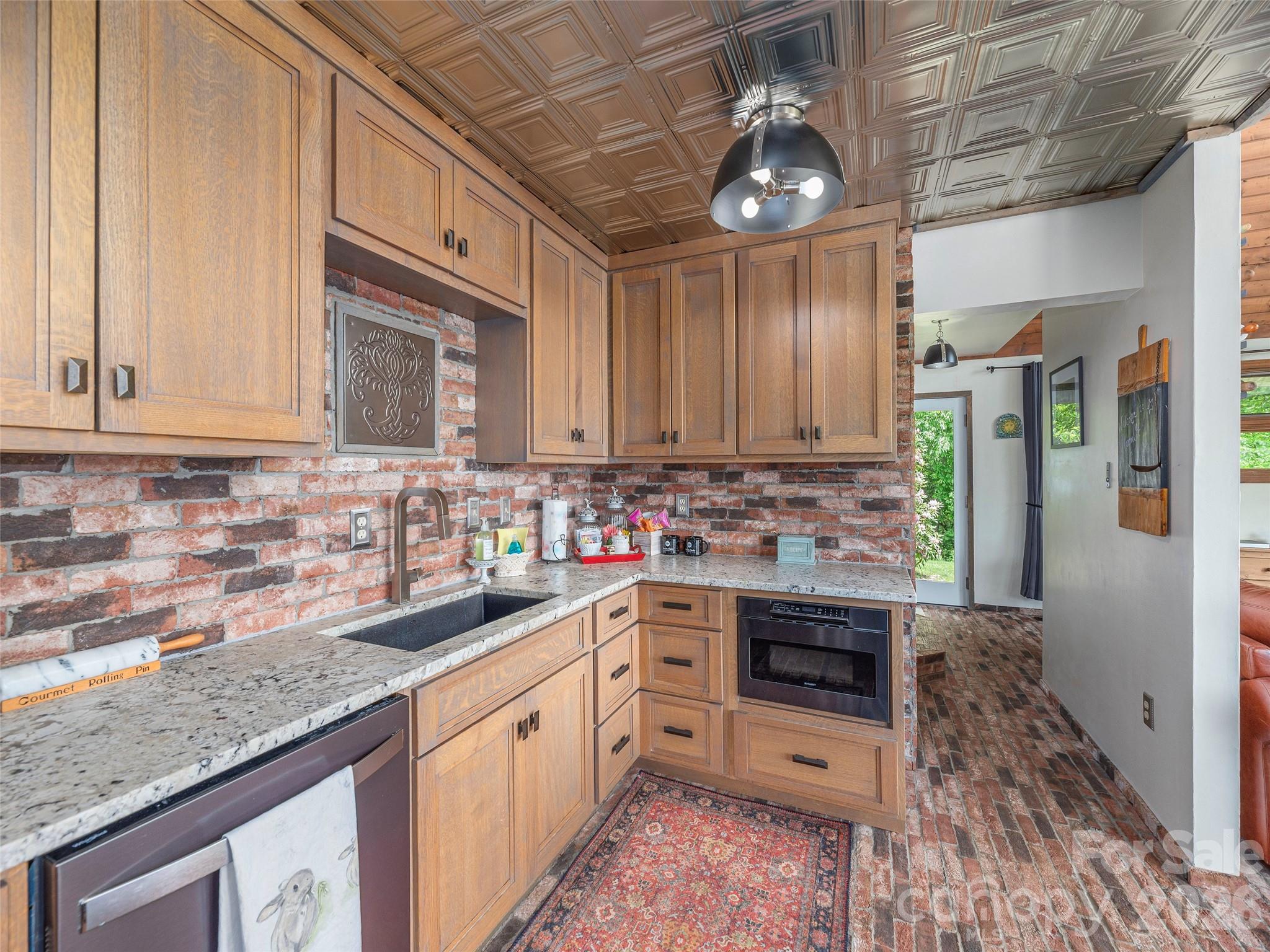 461 Ferguson Cove Loop — Clyde