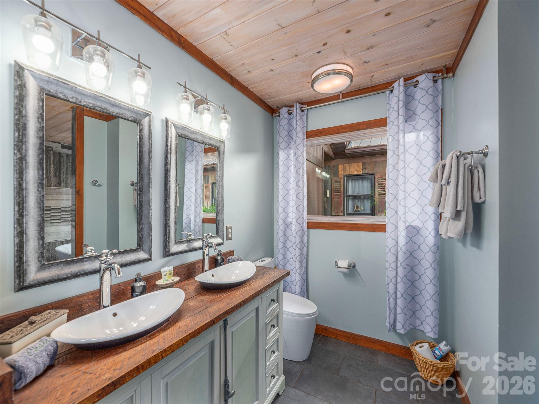 461 Ferguson Cove Loop — Clyde