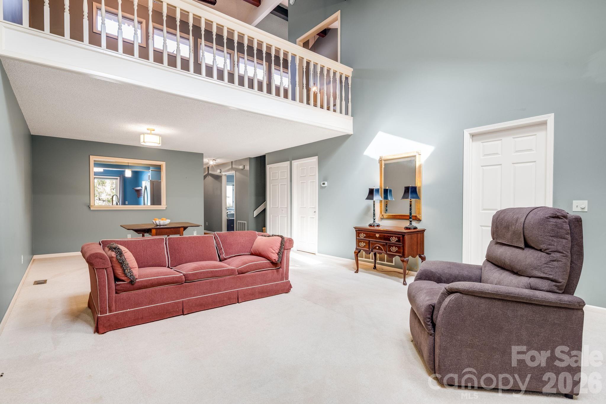 1104 Red Oak Drive — Hendersonville