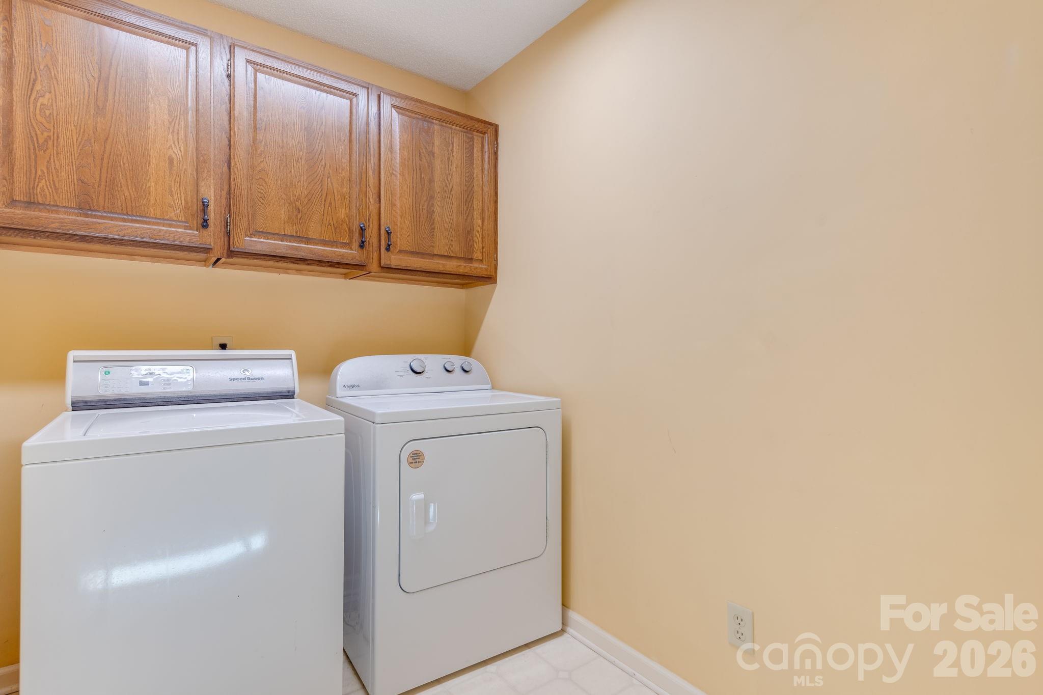 1104 Red Oak Drive — Hendersonville