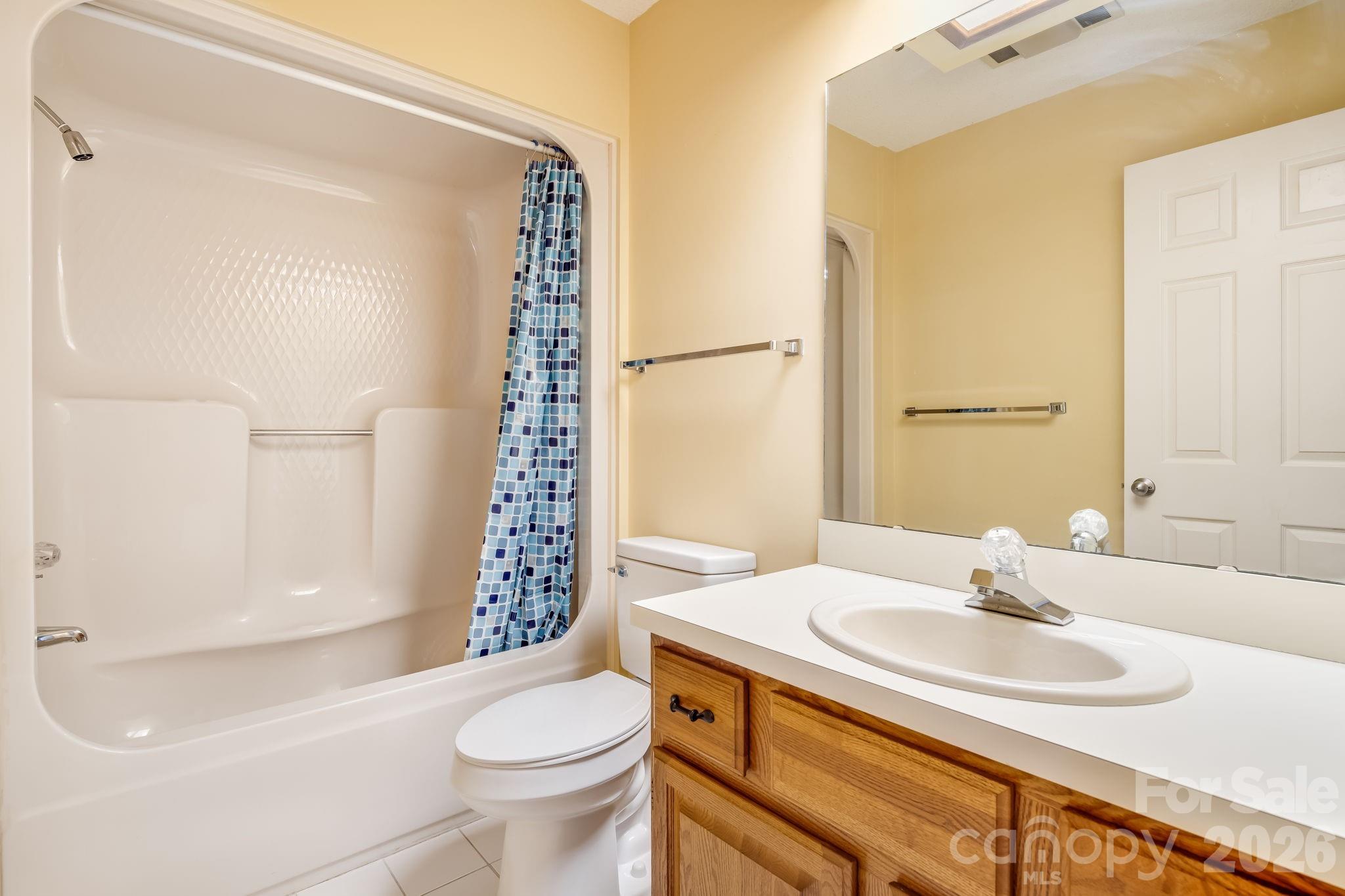1104 Red Oak Drive — Hendersonville