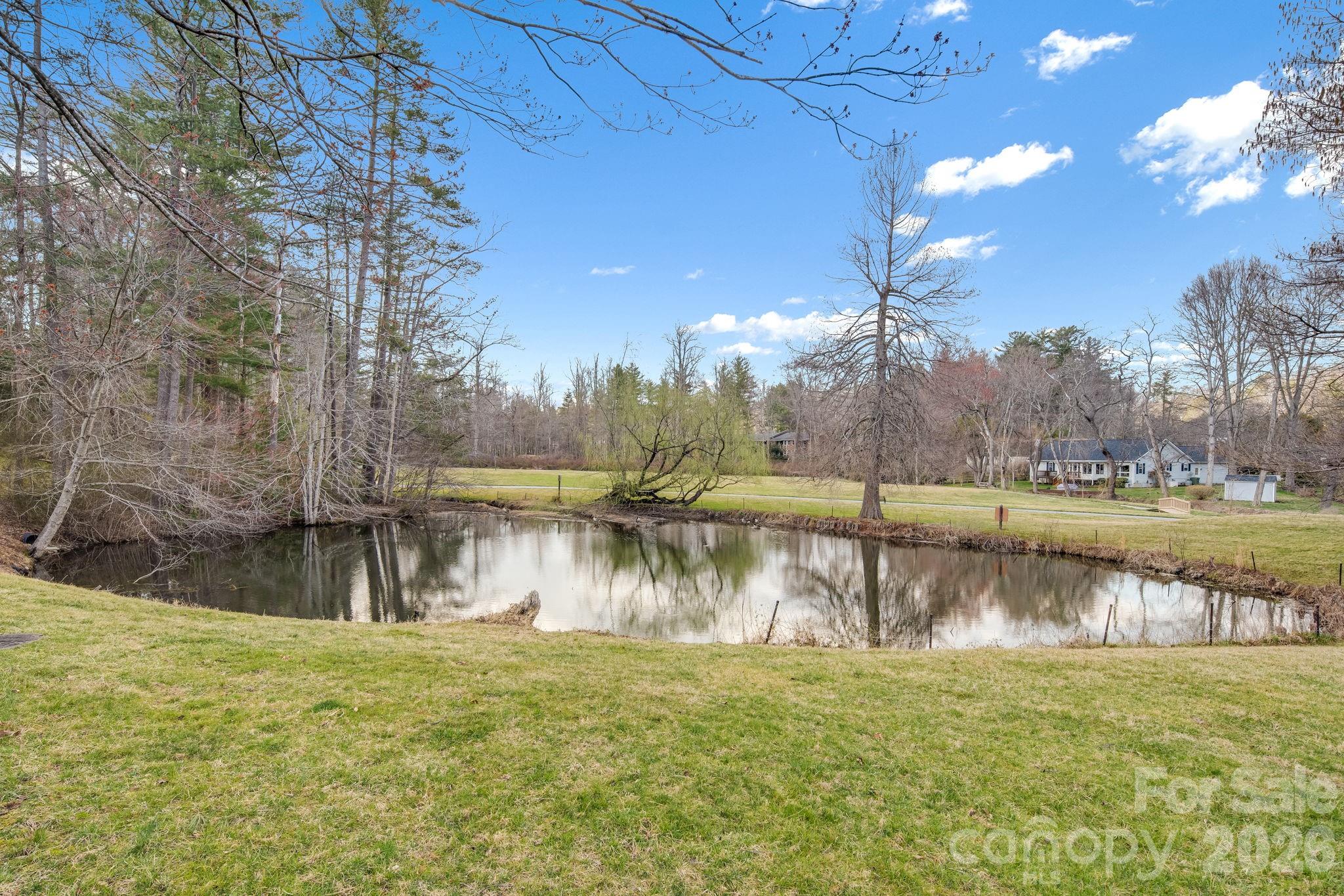1104 Red Oak Drive — Hendersonville