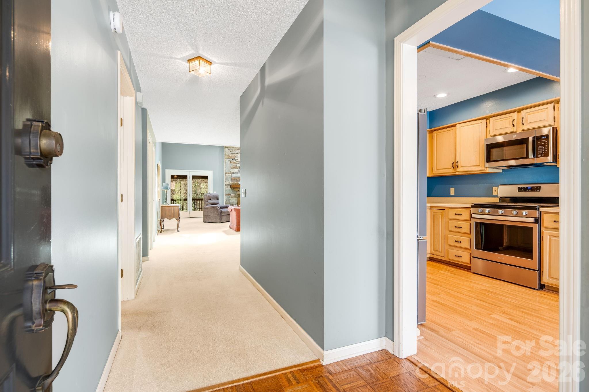 1104 Red Oak Drive — Hendersonville
