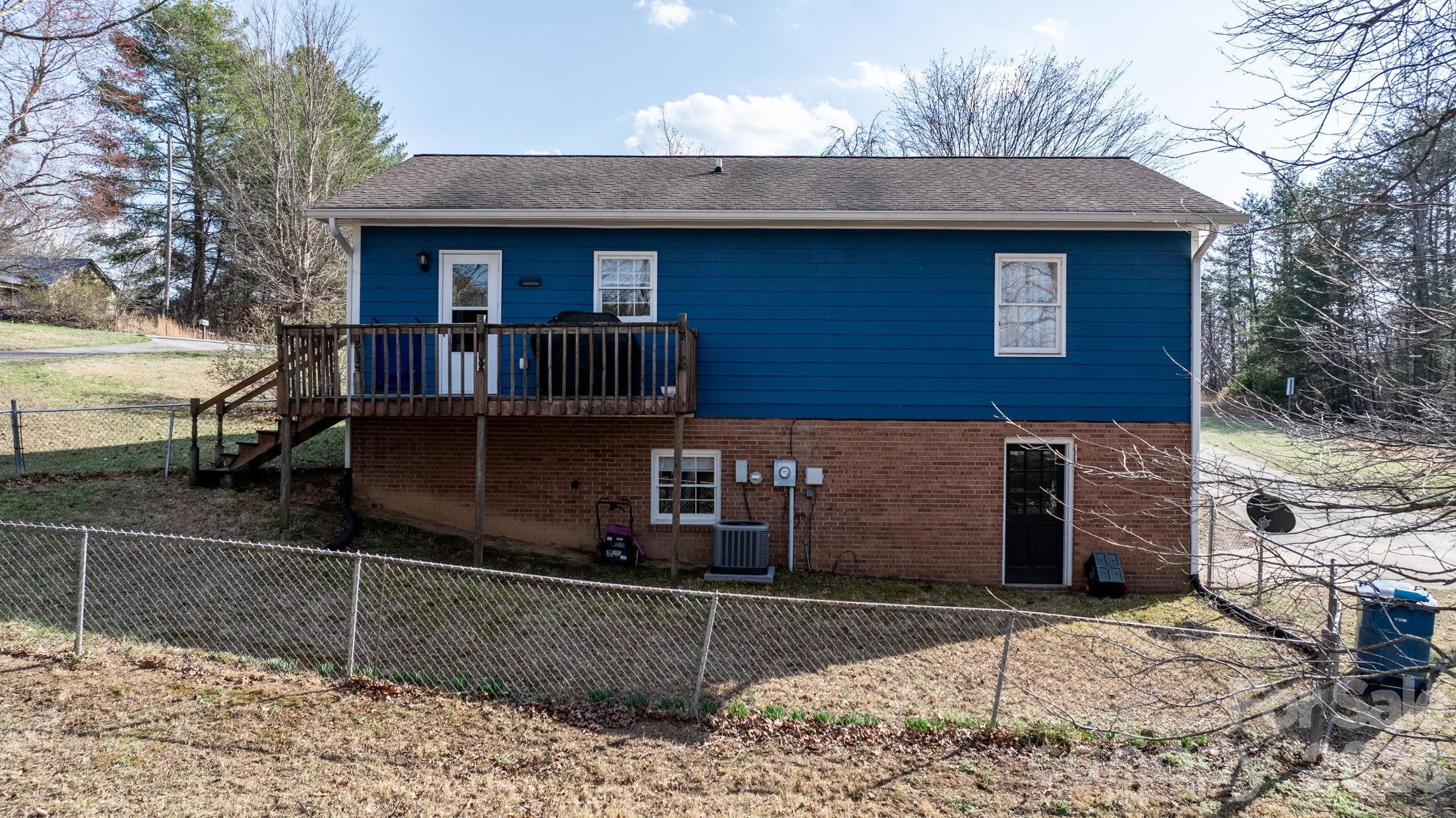 3384 Sheely Road — Lenoir