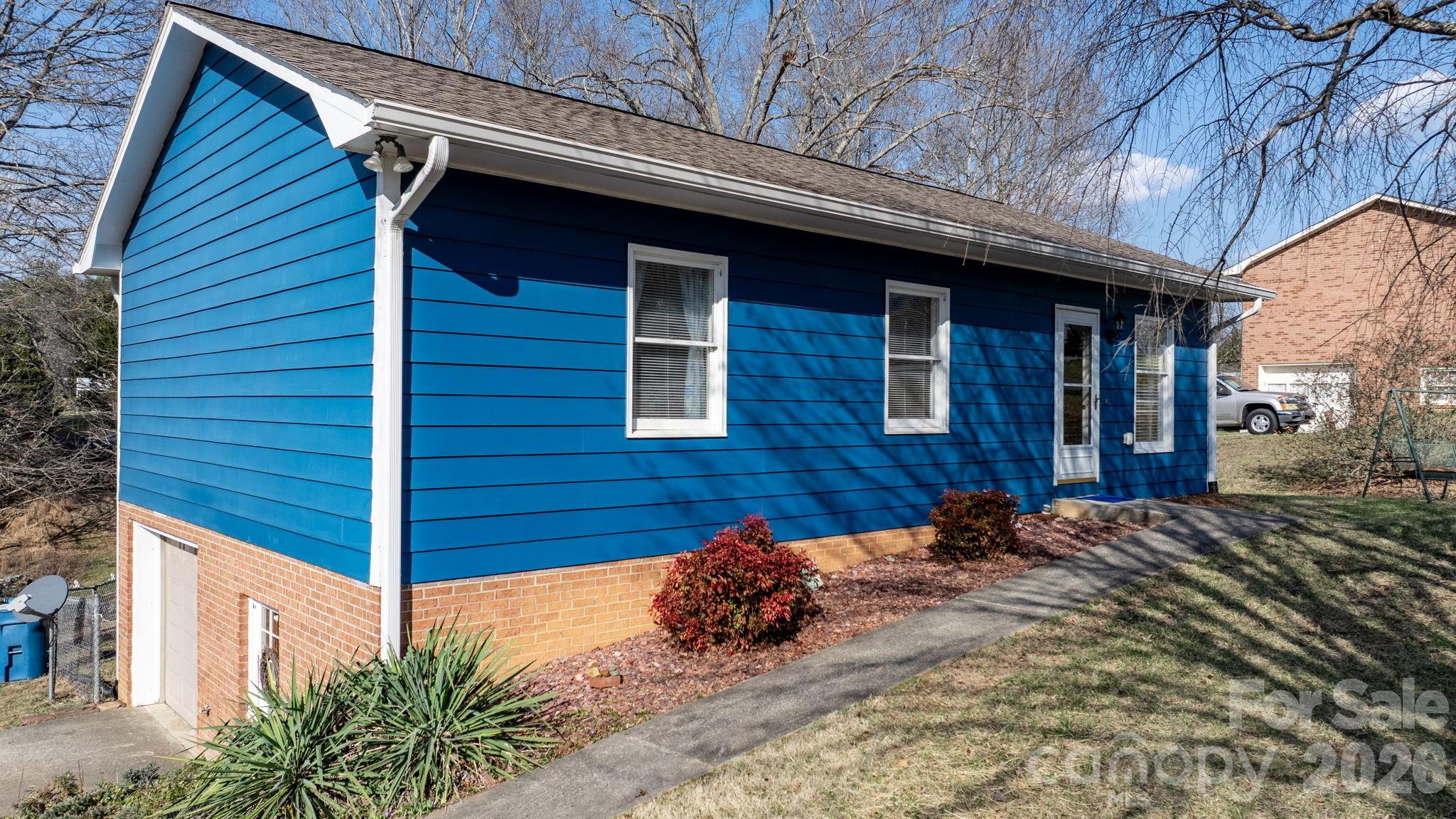 3384 Sheely Road — Lenoir