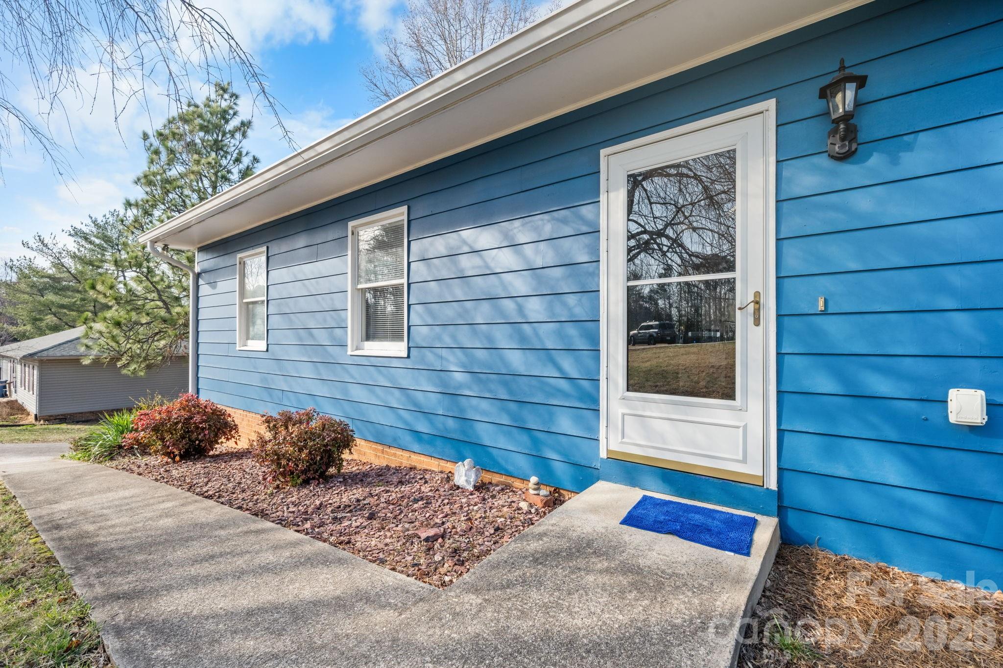 3384 Sheely Road — Lenoir
