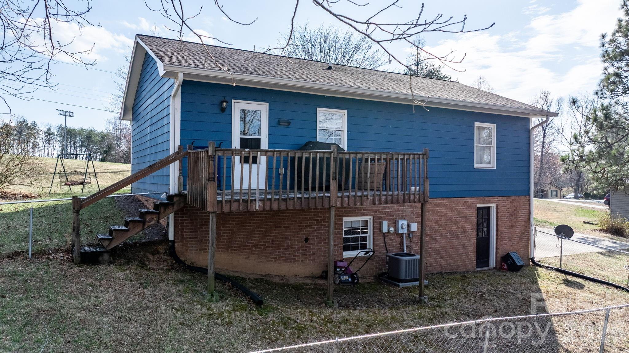 3384 Sheely Road — Lenoir