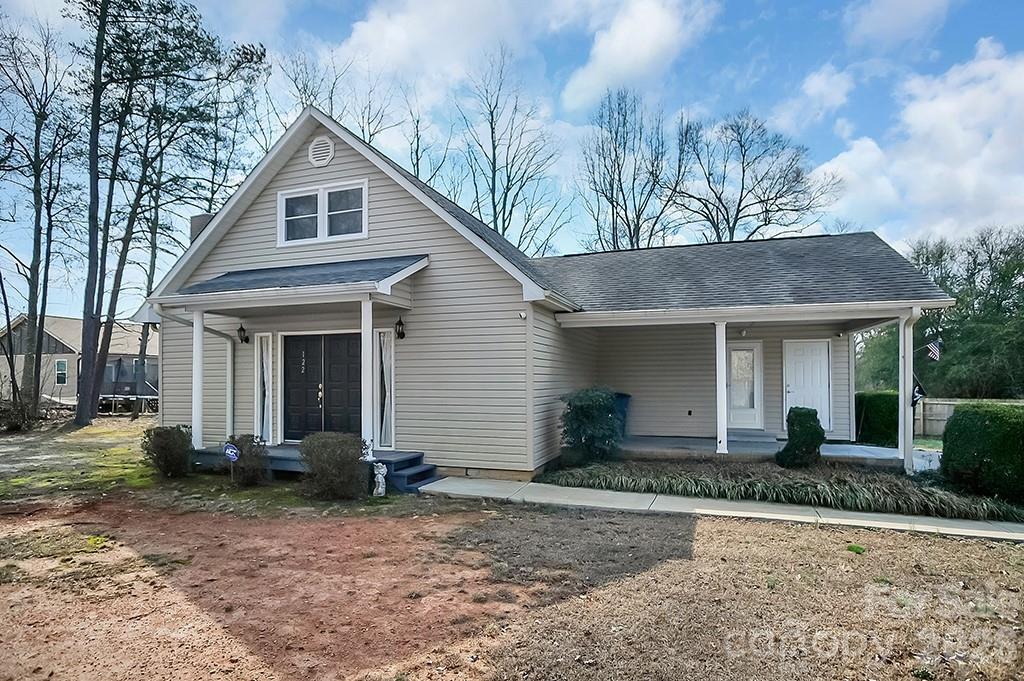 122 Rockman Road — Grover