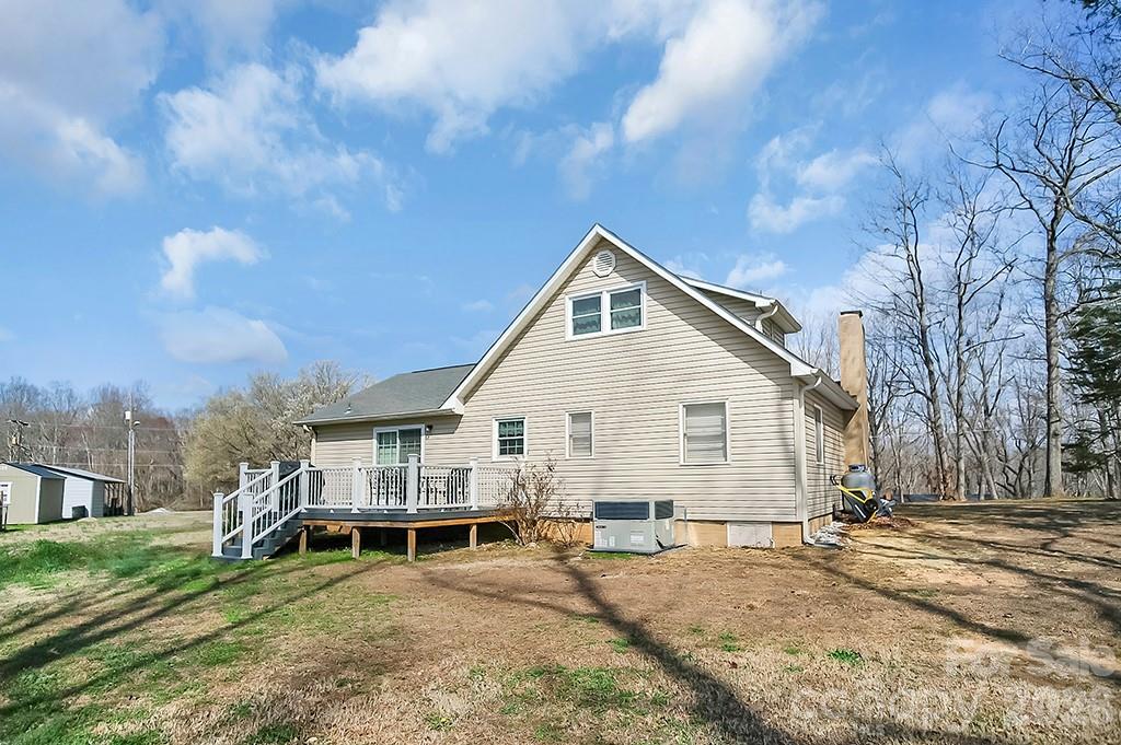 122 Rockman Road — Grover