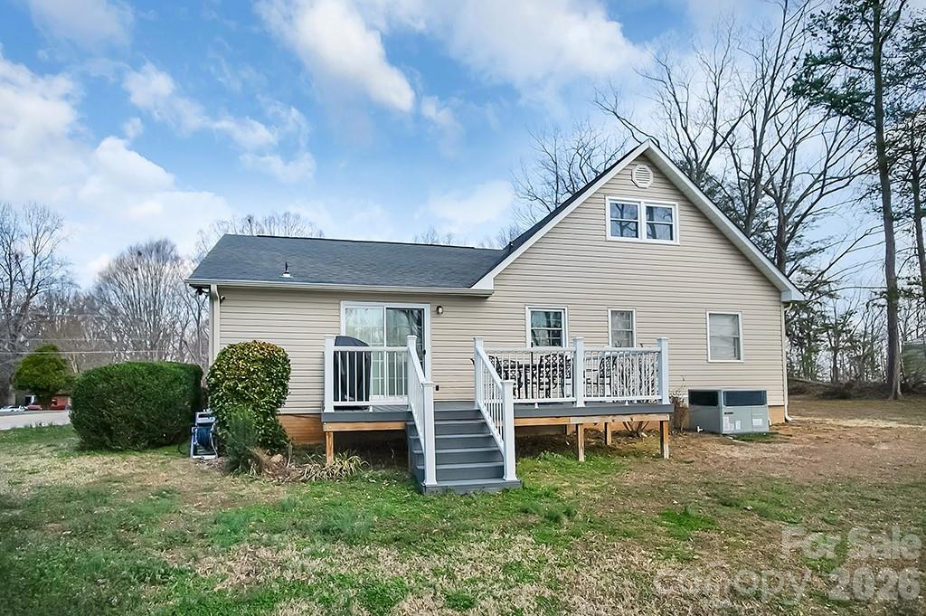 122 Rockman Road — Grover