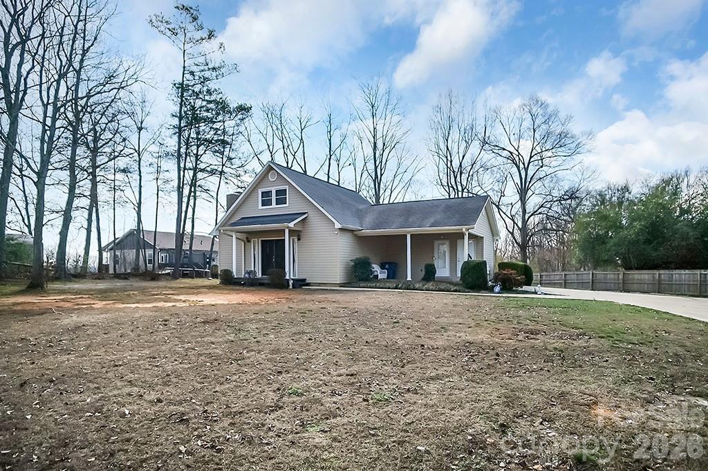 122 Rockman Road — Grover