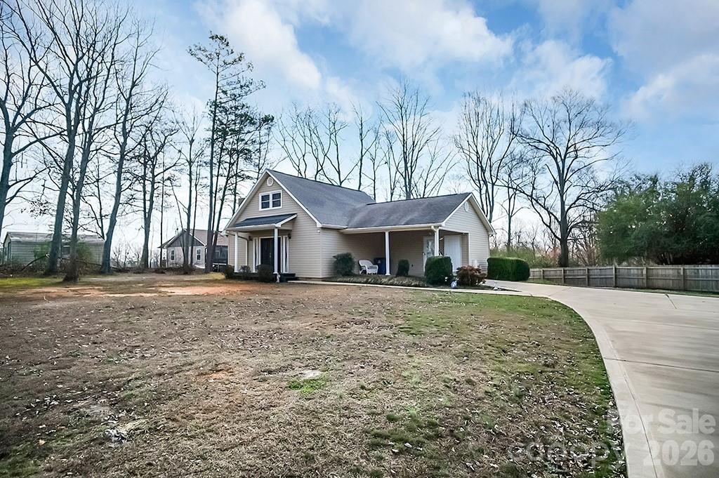 122 Rockman Road — Grover