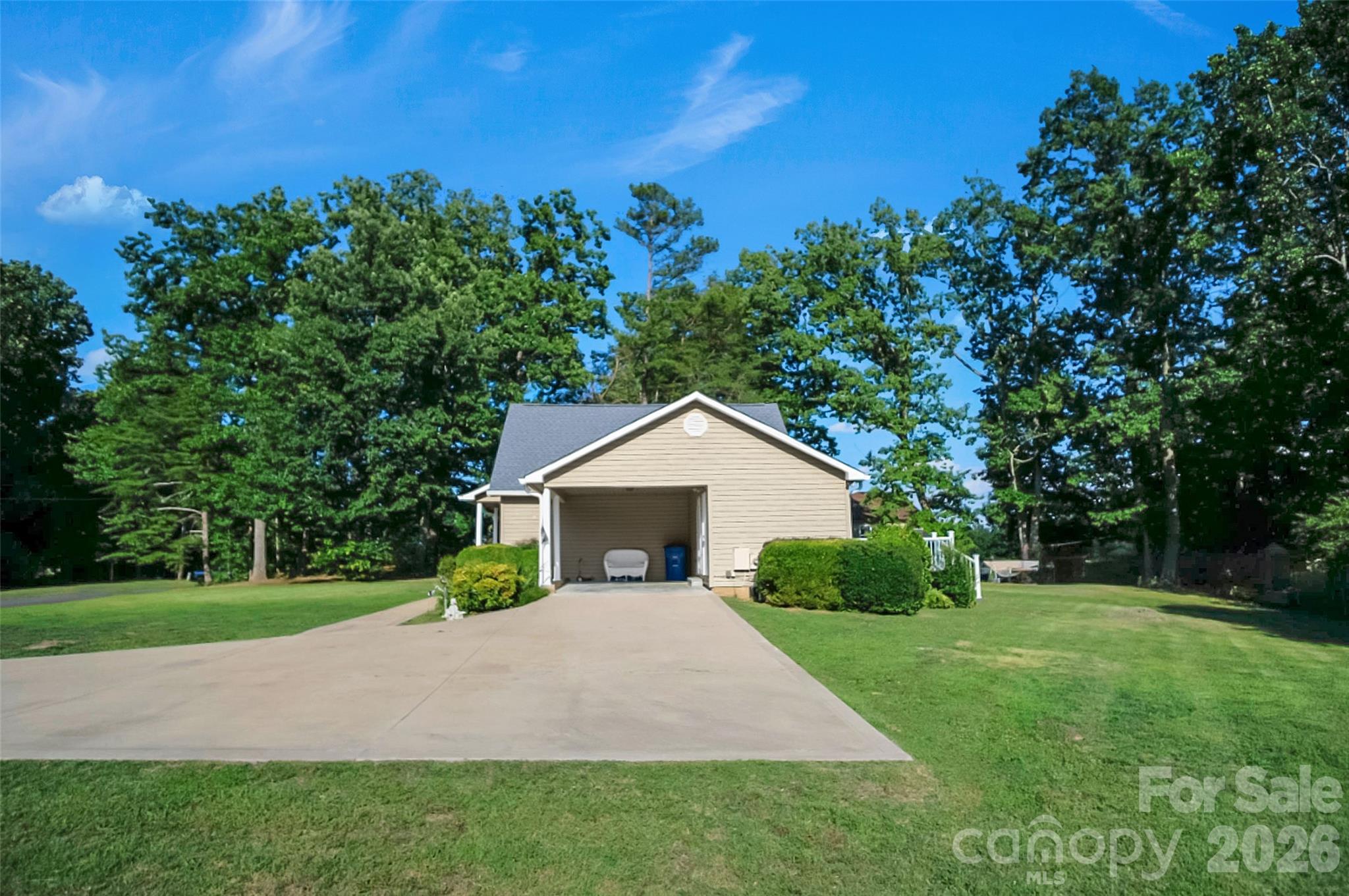 122 Rockman Road — Grover