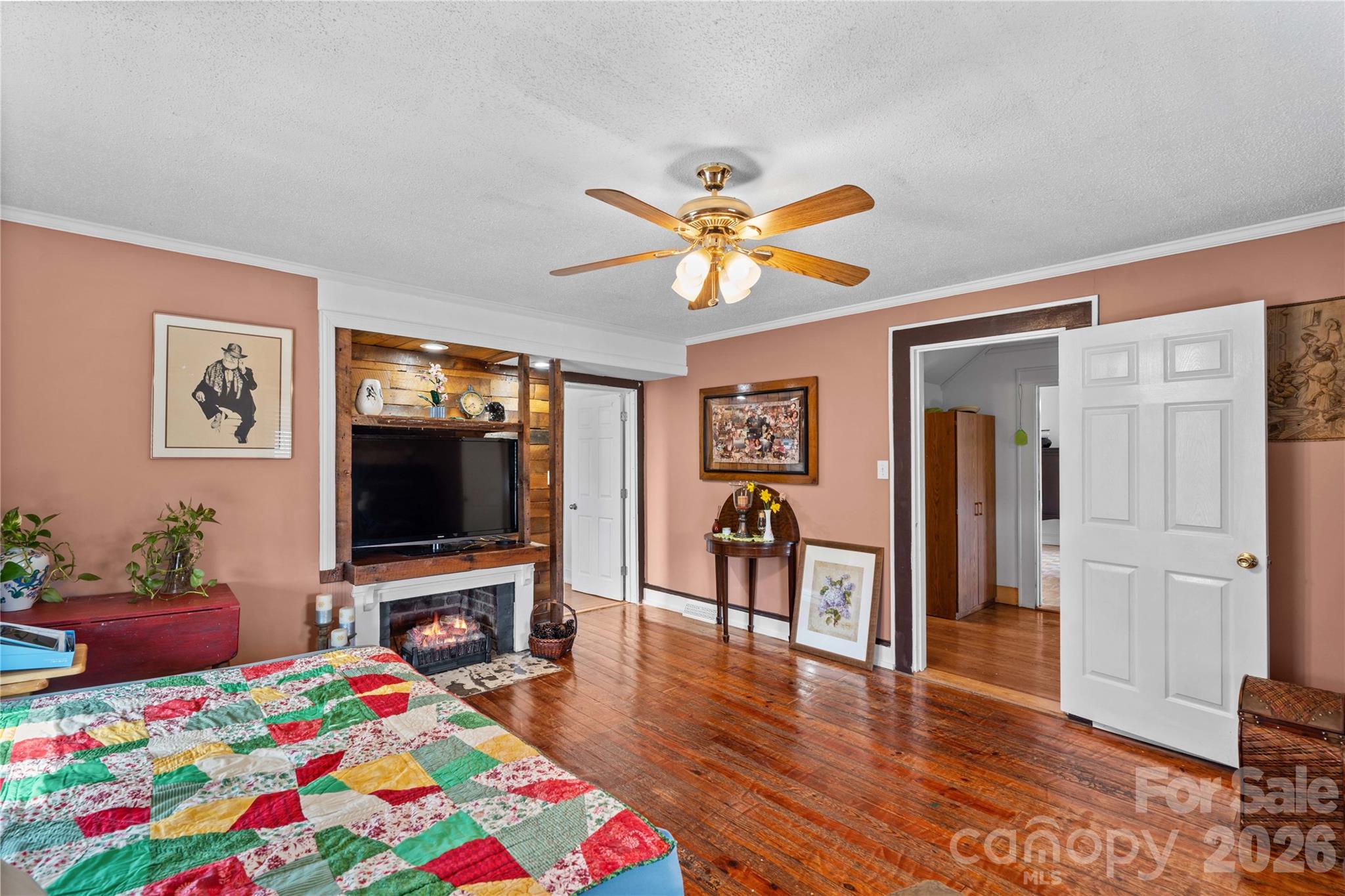 1022 Railroad Avenue — China Grove