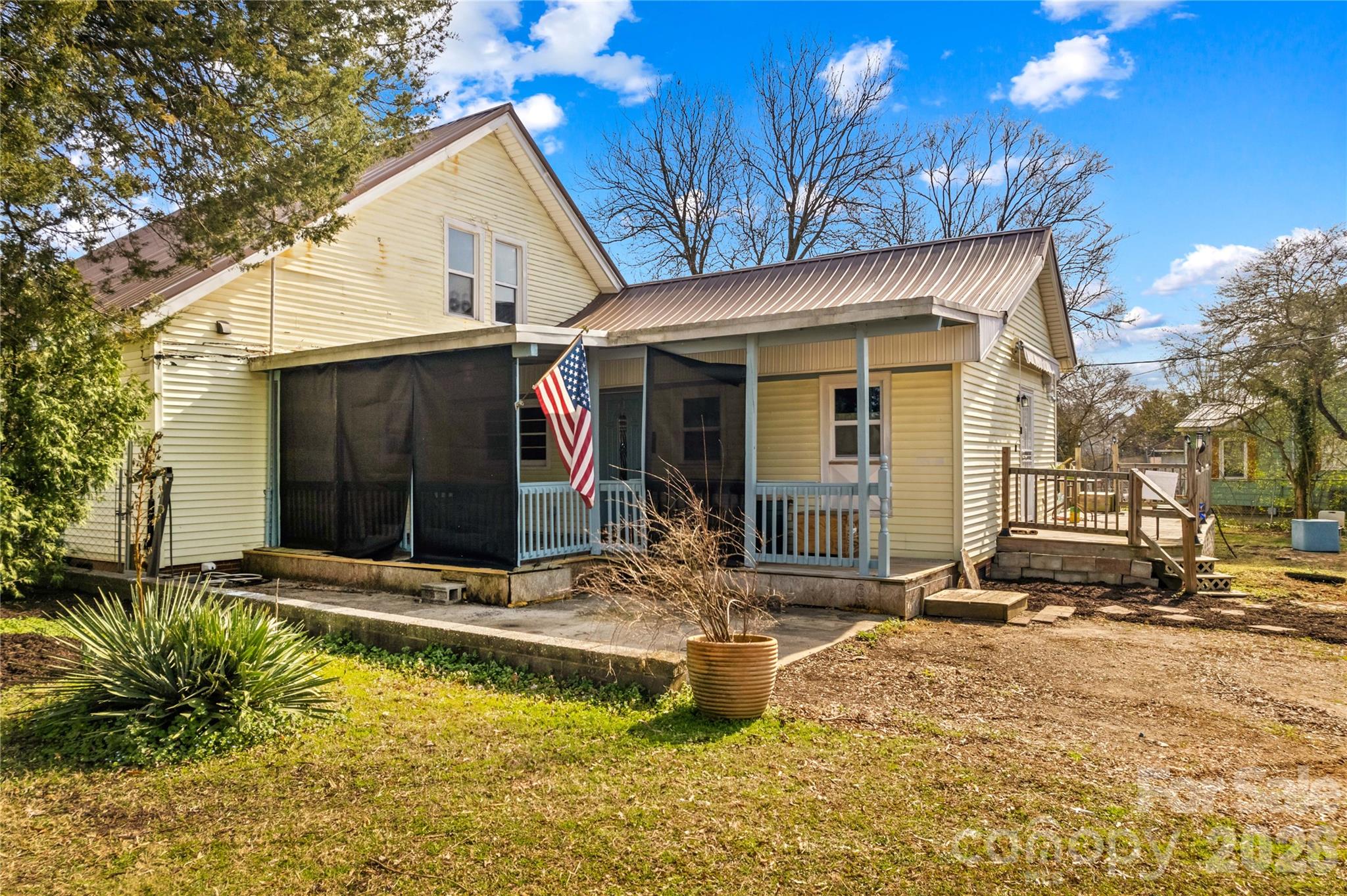 1022 Railroad Avenue — China Grove